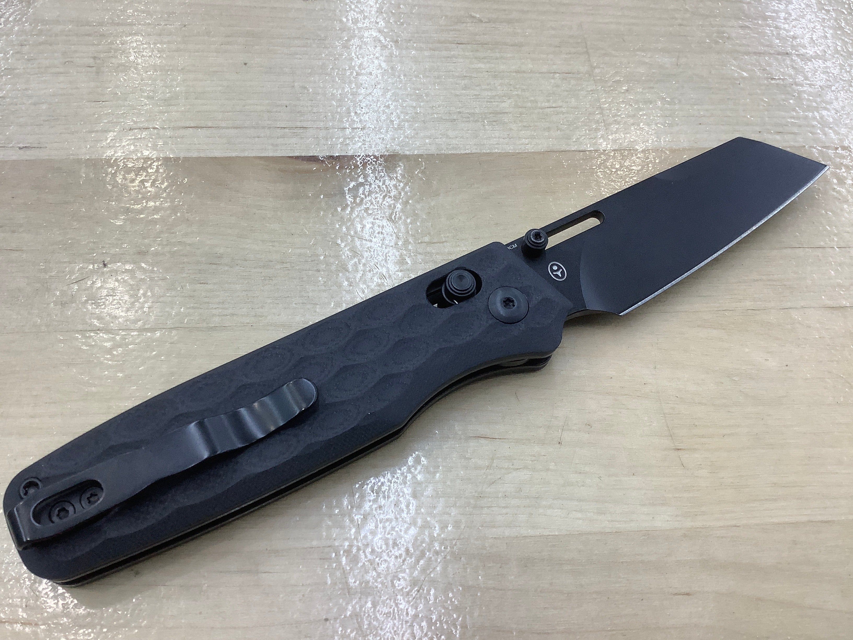 Kizer Vanguard Task Noir G10