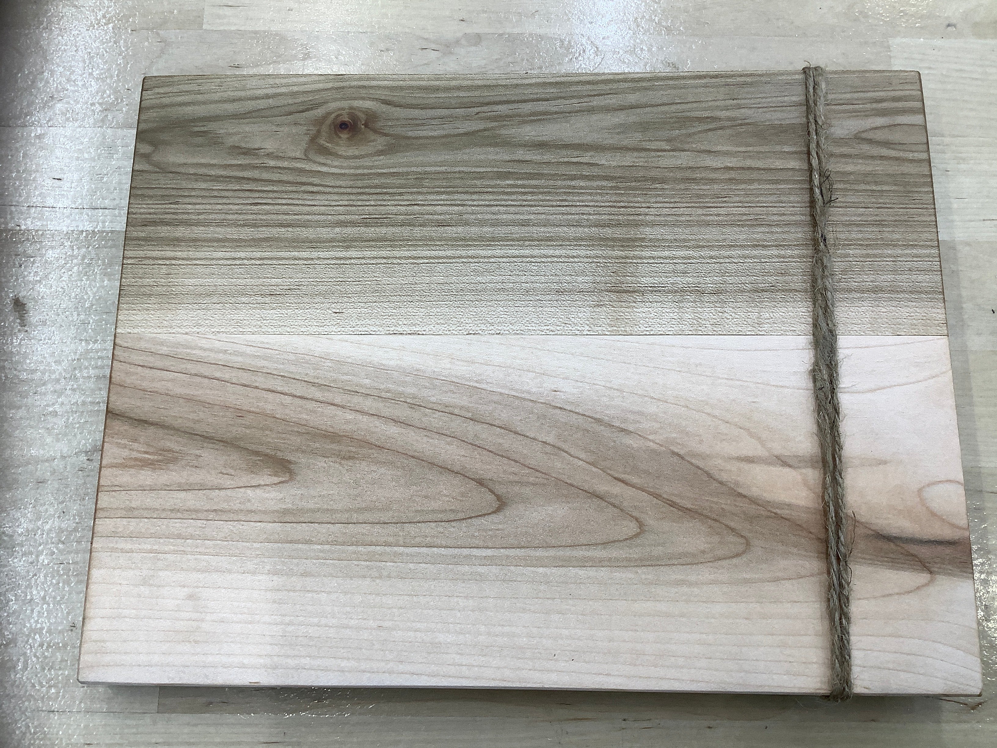 35MW1 Small Cutting Board Maple