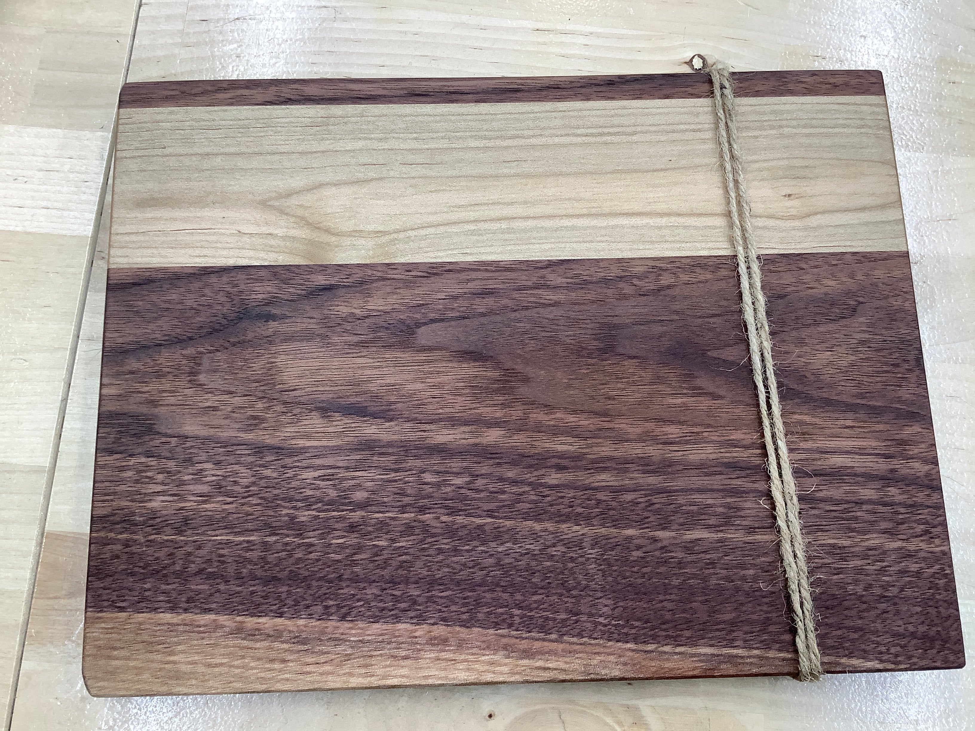 29WM1 Small Cutting Board Walnut & Maple Stripe