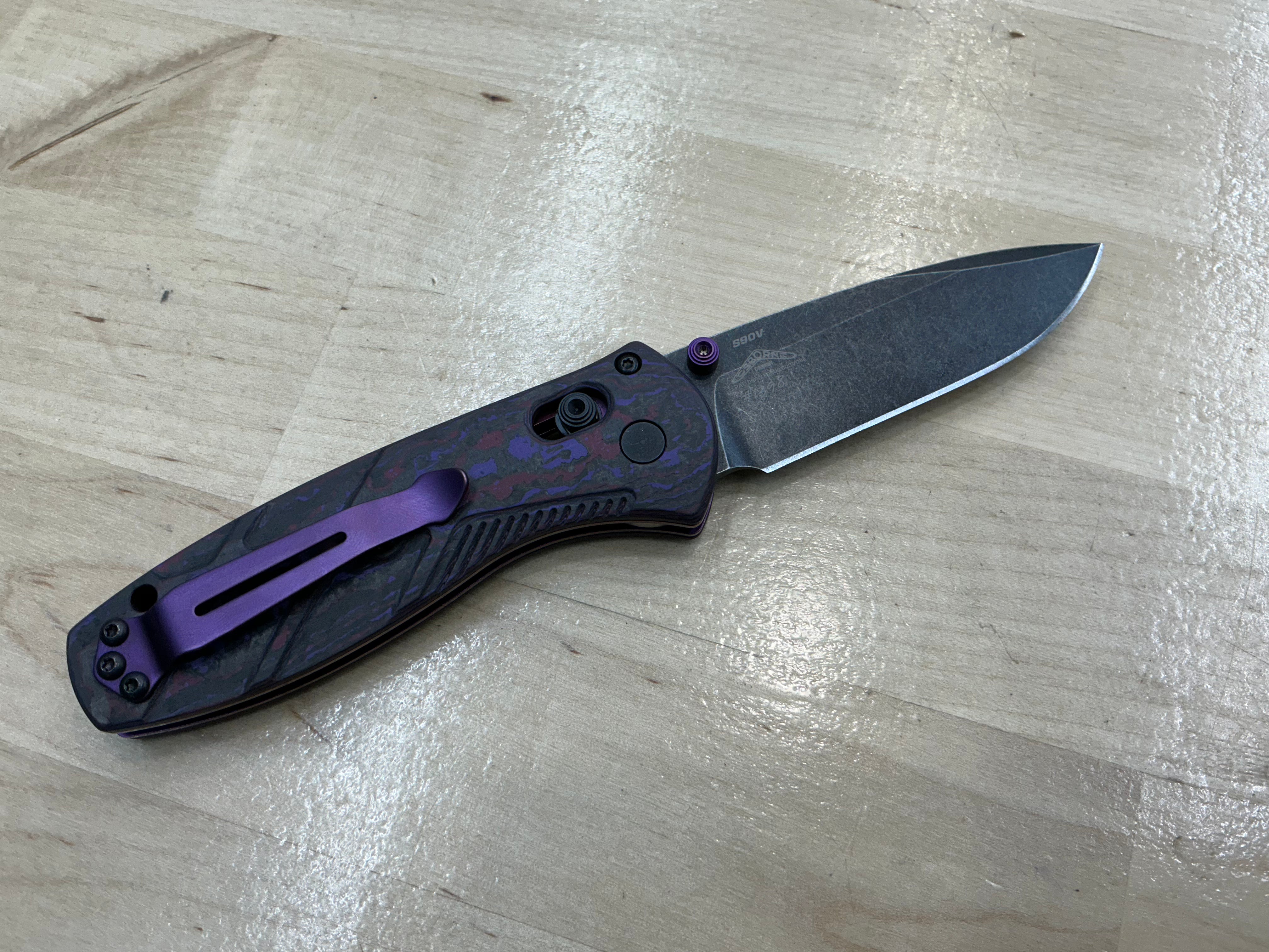 Benchmade Gold Class Mini Barrage  CPM-S90V Purple Haze FatCarbon 585BK-251