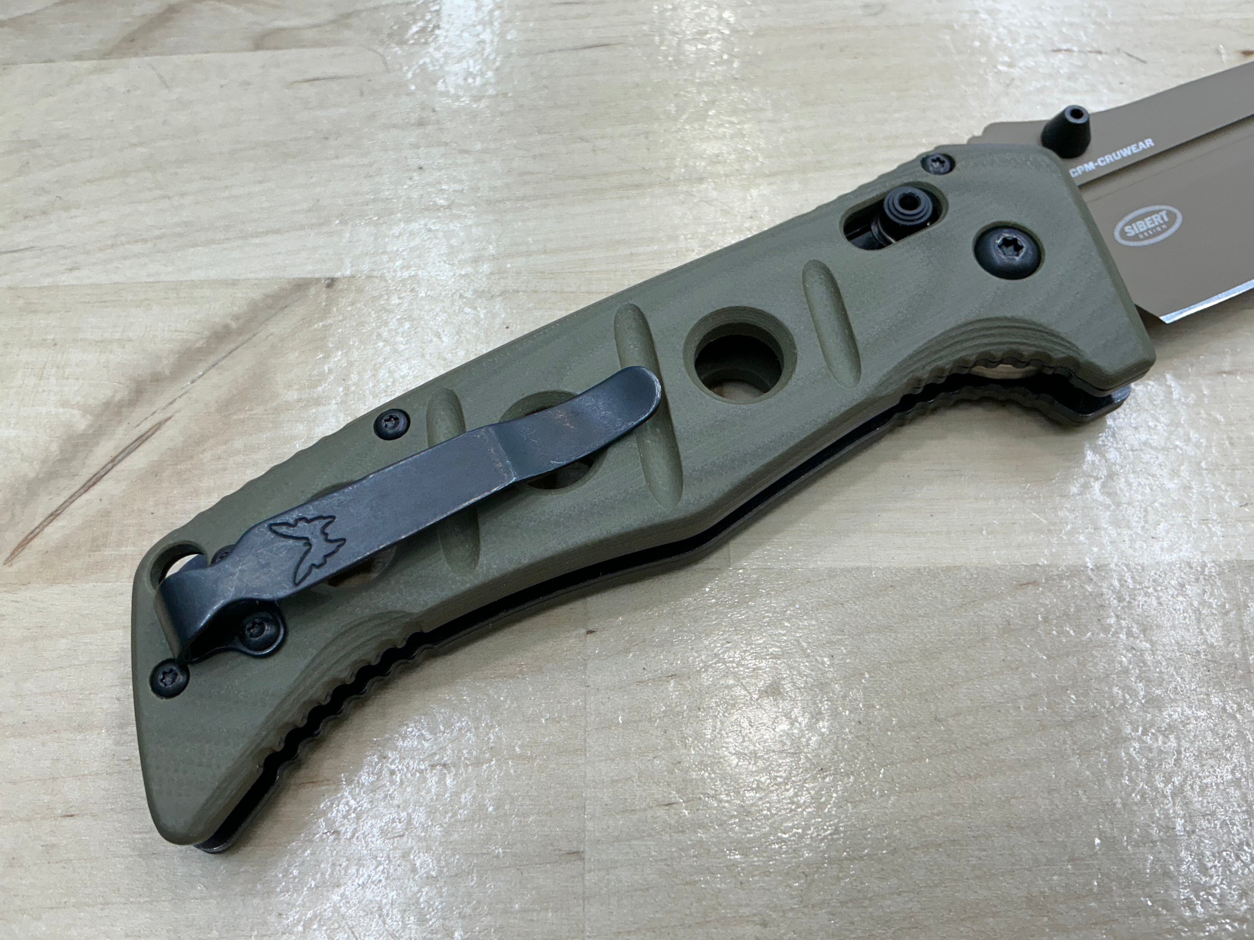 Benchmade Adamas Olive G-10 Flat Earth Cerakote with CPM-CruWear 275FE-2