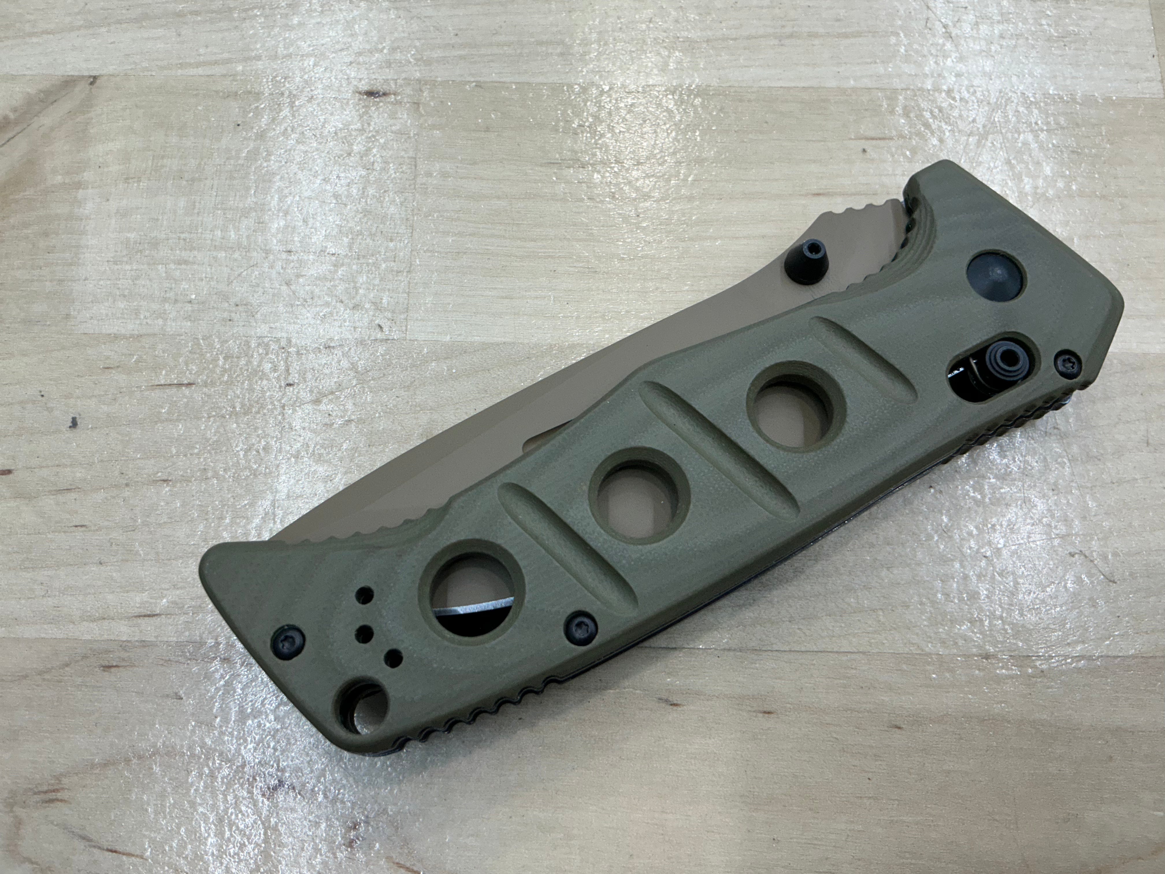 Benchmade Adamas Olive G-10 Flat Earth Cerakote with CPM-CruWear 275FE-2