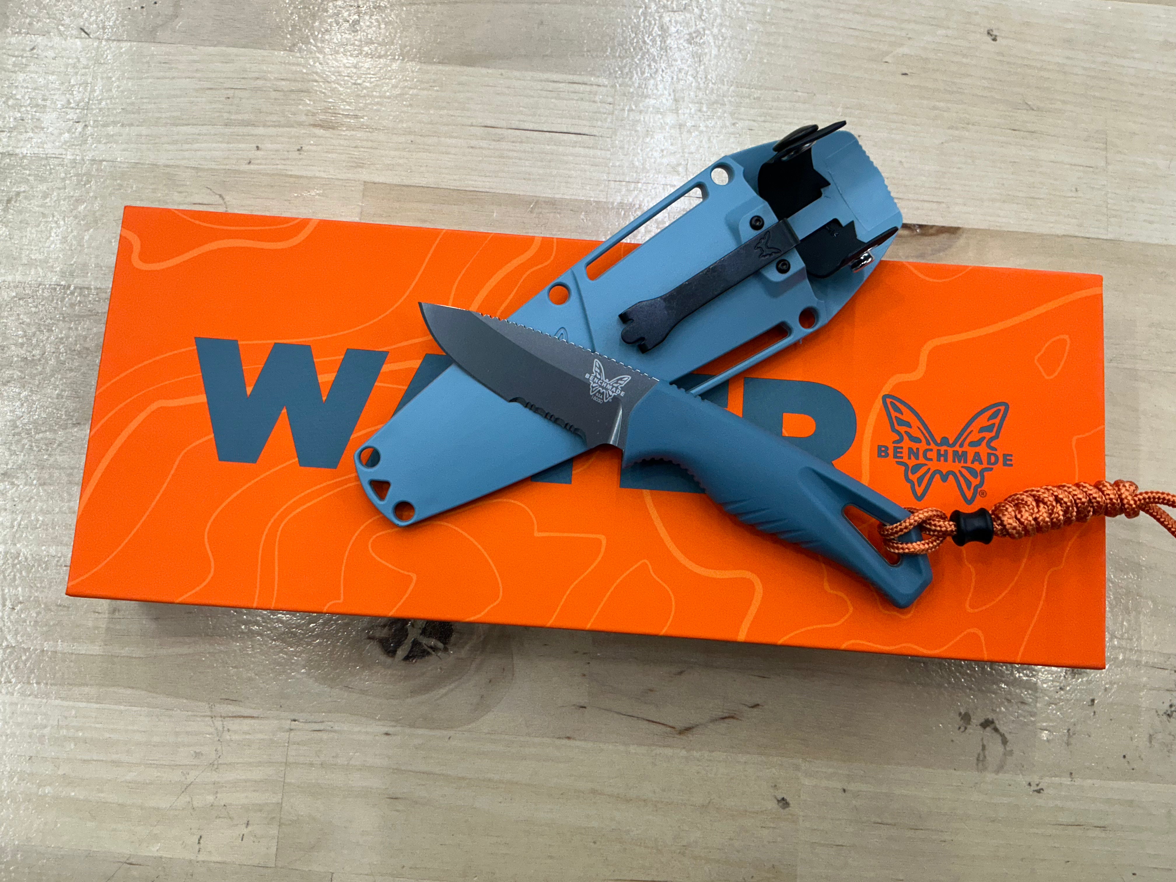 Benchmade Intersect Depth Blue Magnacut 18050S