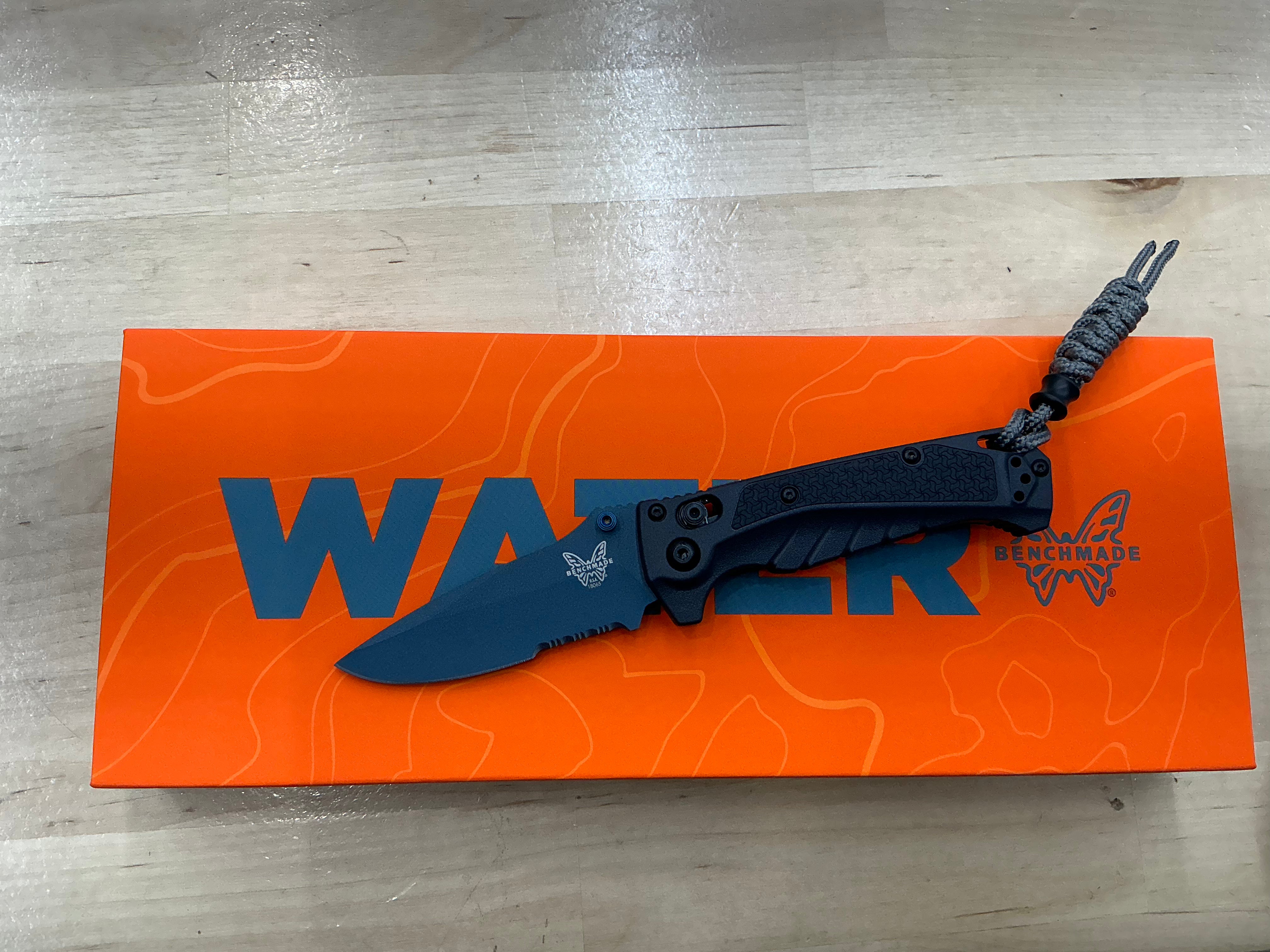 Benchmade Mini Adira Tempest Grey Serrated 18065SBT-01