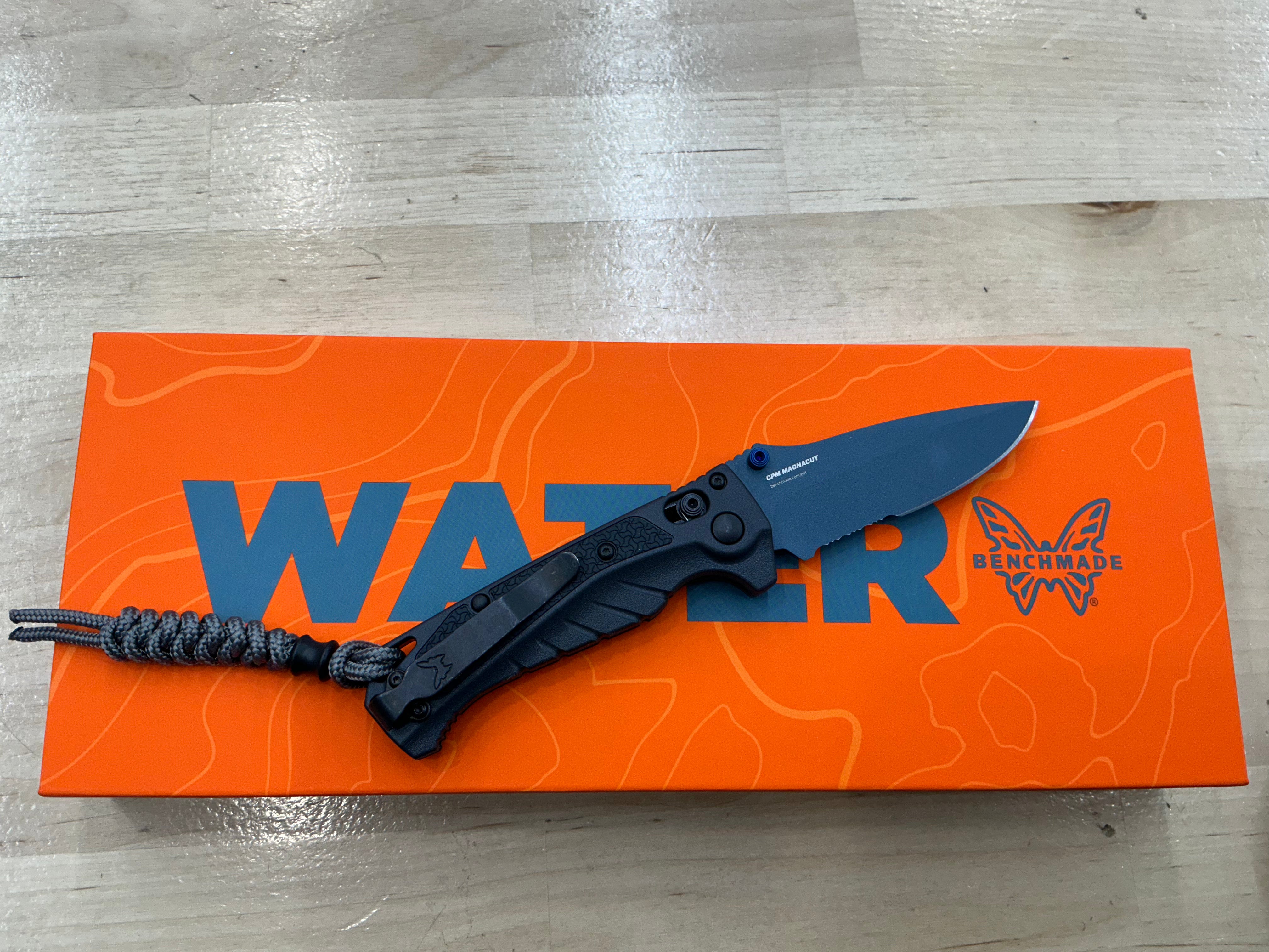 Benchmade Mini Adira Tempest Grey Serrated 18065SBT-01