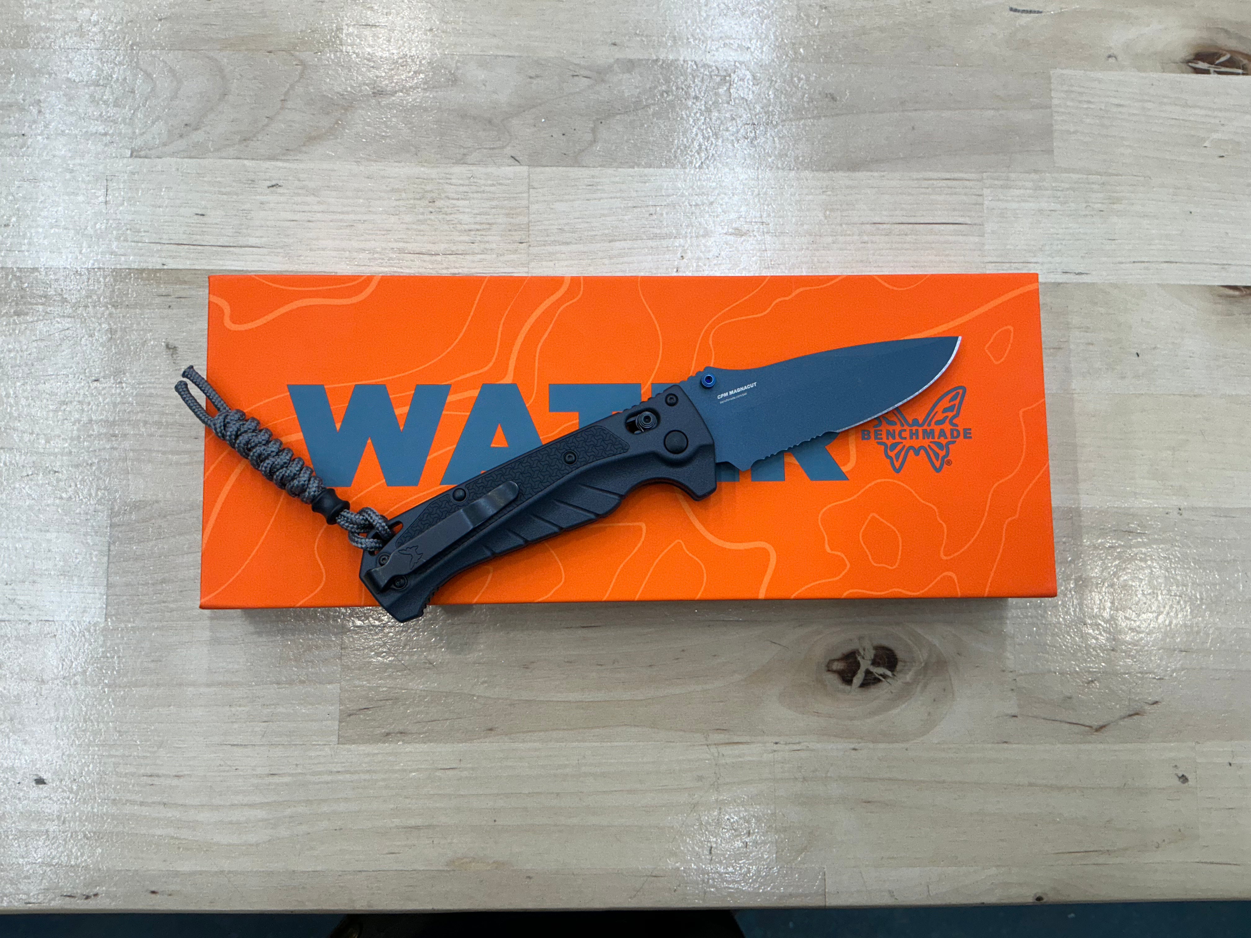 Benchmade Adira Tempest Grey Serrated 18060SBT-01