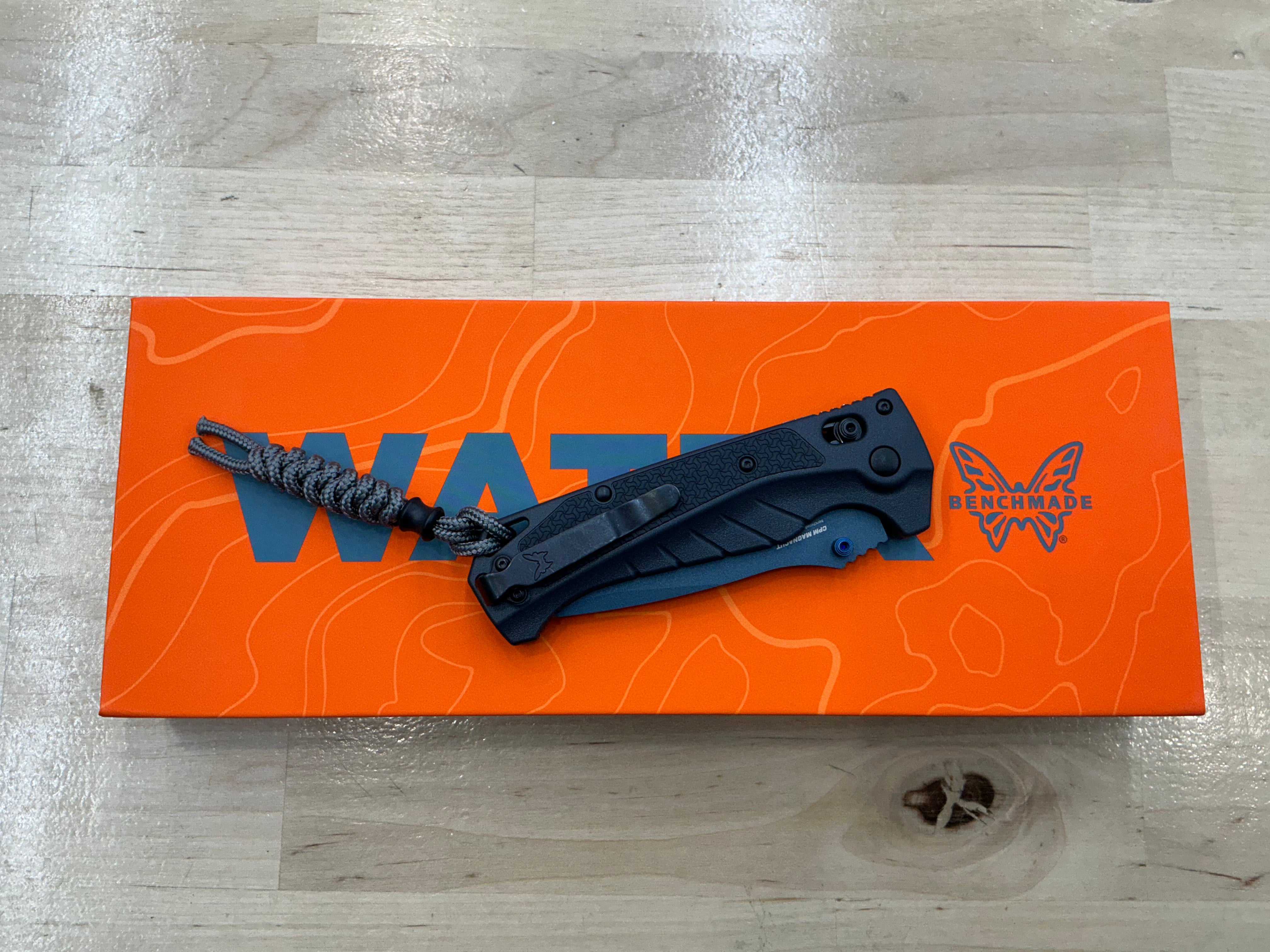 Benchmade Adira Tempest Grey Serrated 18060SBT-01