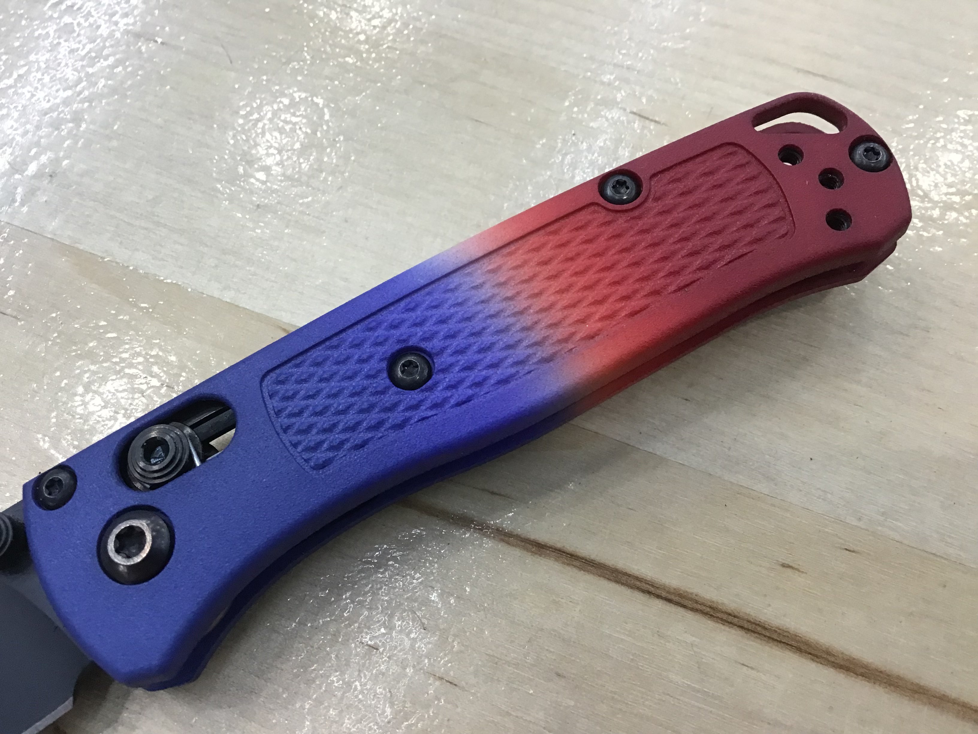 Benchmade Bomb Pop Mini Bugout Custom Red & Blue Dyed Scales CPM-S30V Black Blade  533BK-1CuBP