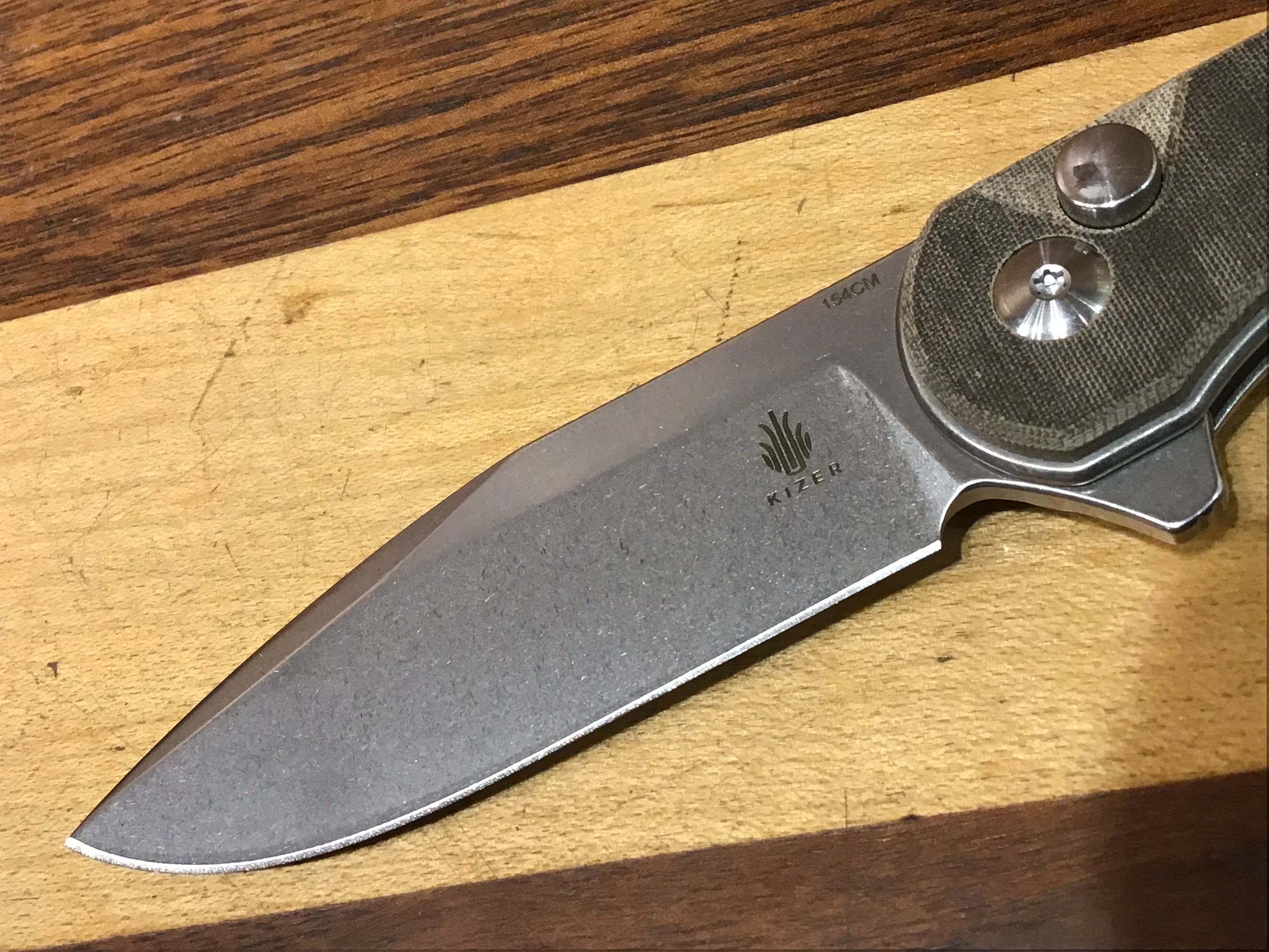 Hogue Deka Modified Collector Series with CPM MagnaCut and Carbon Fiber