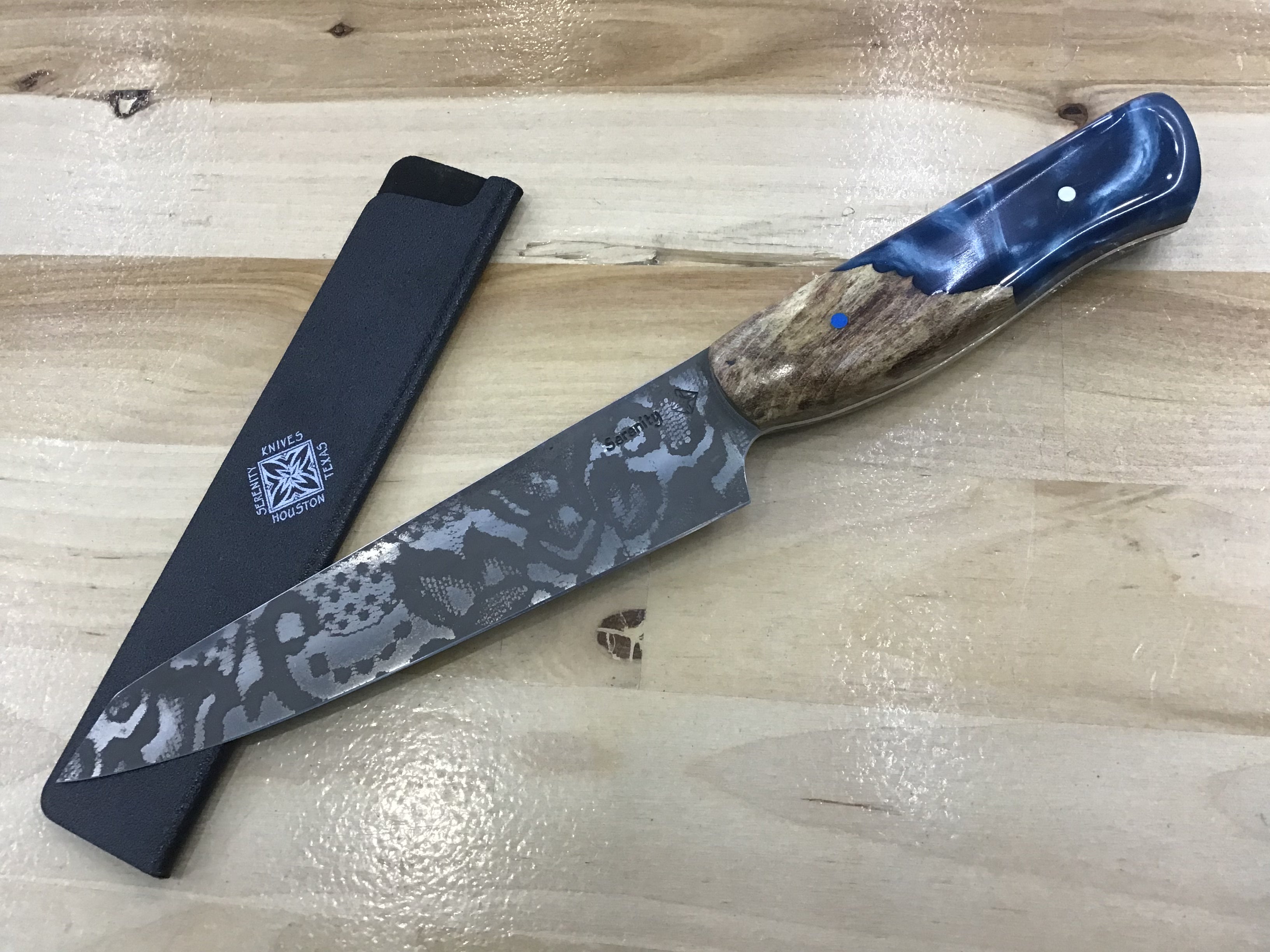 Lace Etched Petty - K-Tip CPM154 with AAO Maple Burl & Blue/Silver Resin Hybrid
