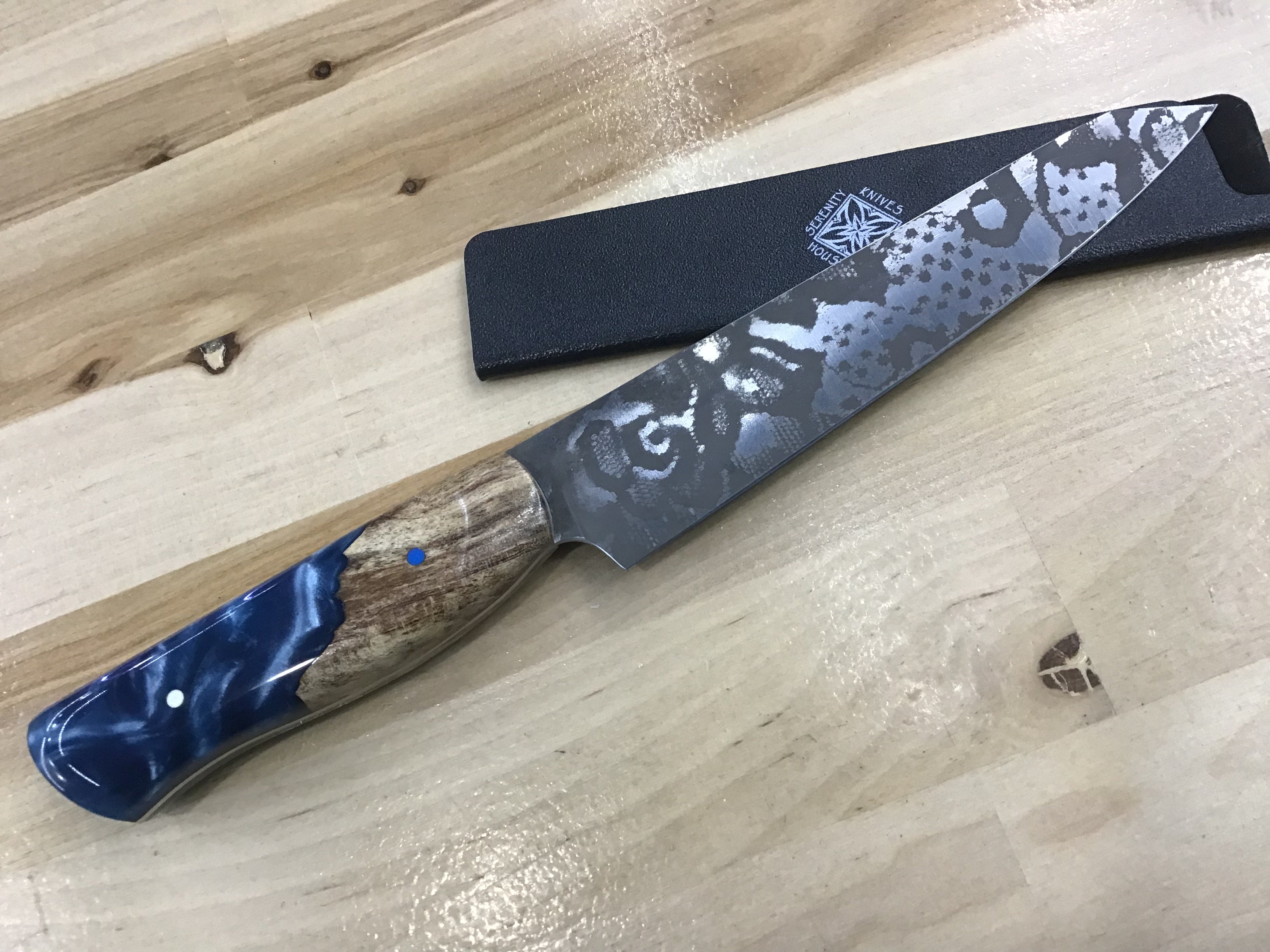 Lace Etched Petty - K-Tip CPM154 with AAO Maple Burl & Blue/Silver Resin Hybrid