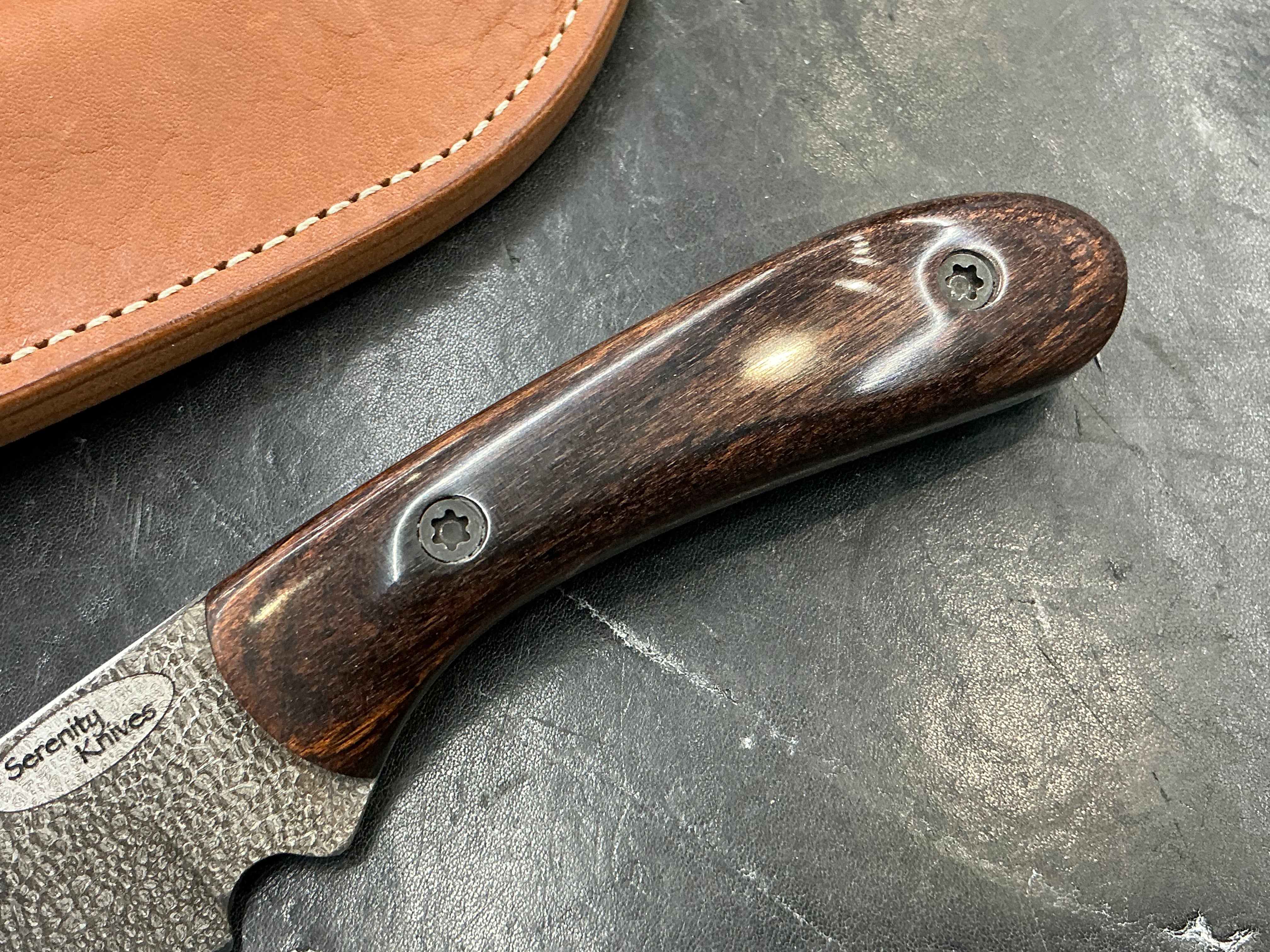 713 Utility Knife - Pebble in 154CM with Walnut Laminated Wood Handle