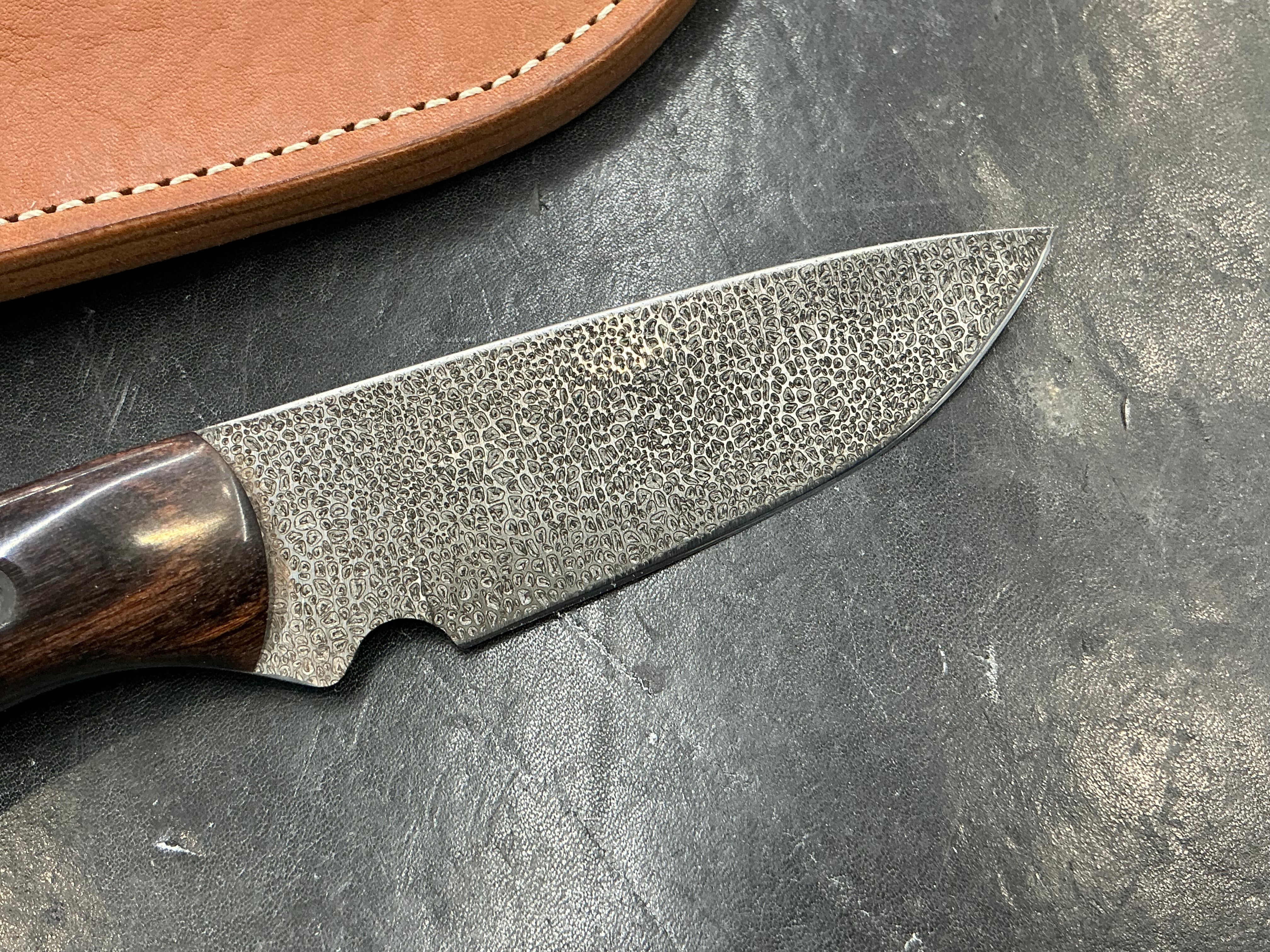 713 Utility Knife - Pebble in 154CM with Walnut Laminated Wood Handle