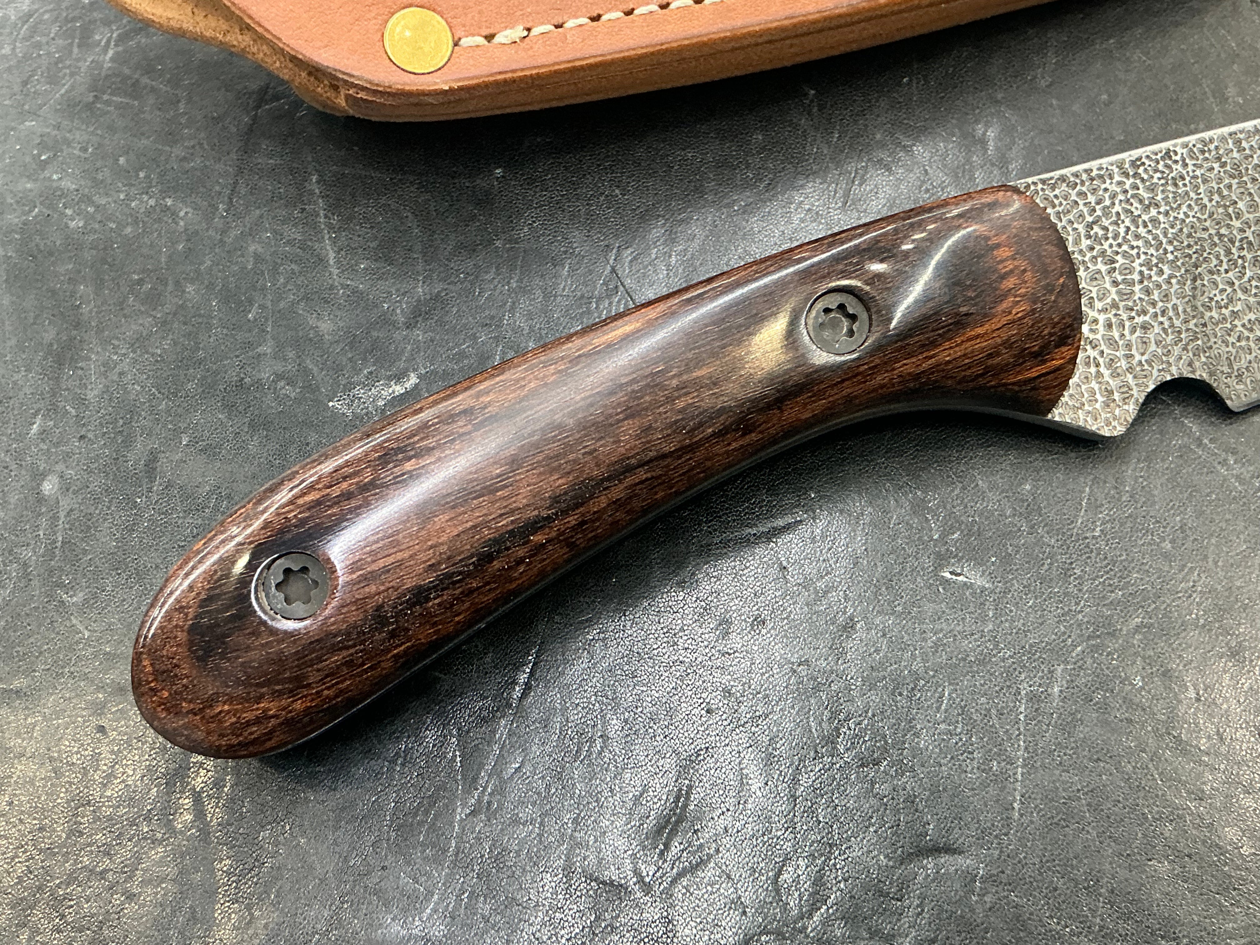 713 Utility Knife - Pebble in 154CM with Walnut Laminated Wood Handle