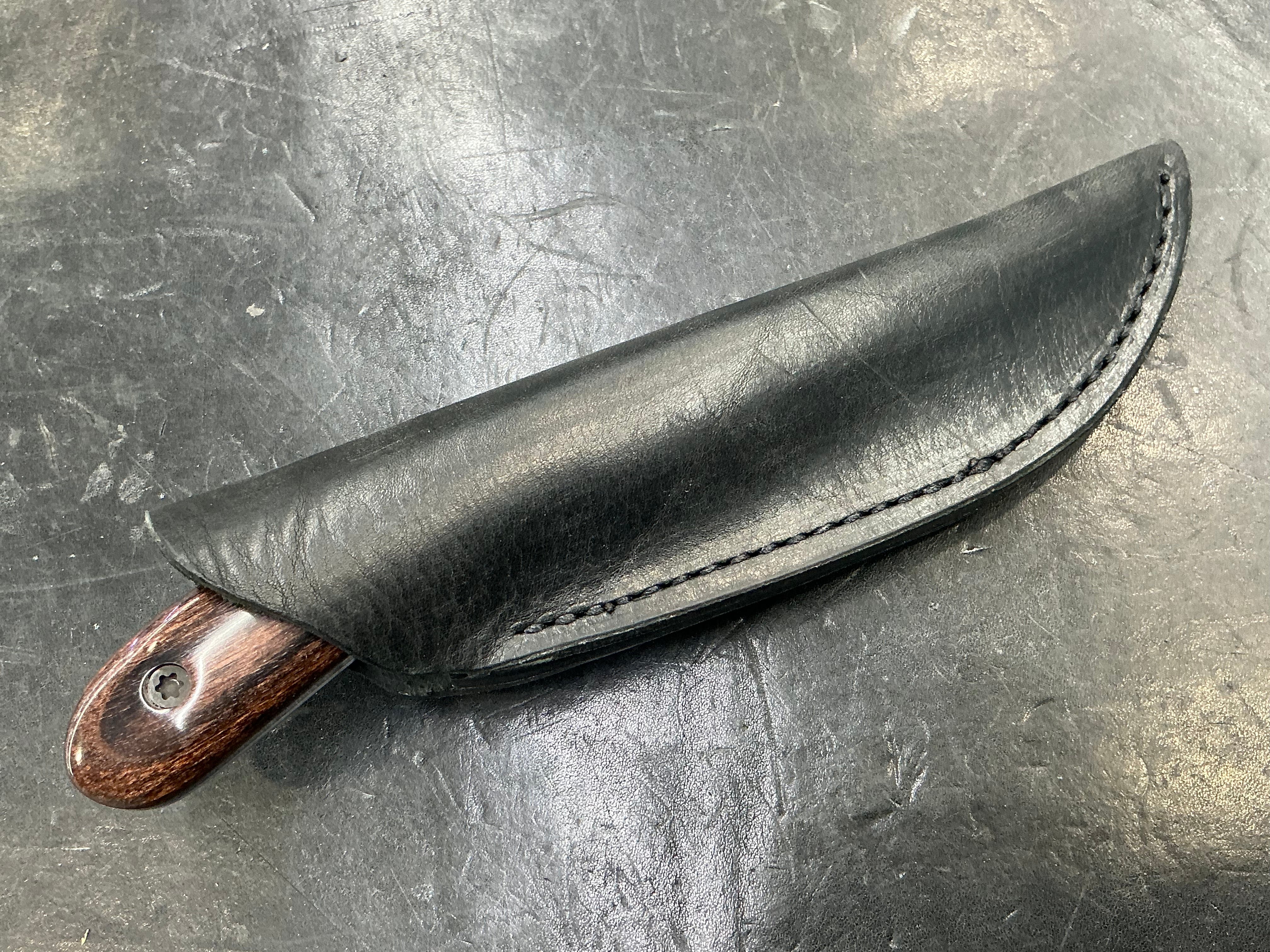 713 Utility Knife - Pebble in 154CM with Walnut Laminated Wood Handle