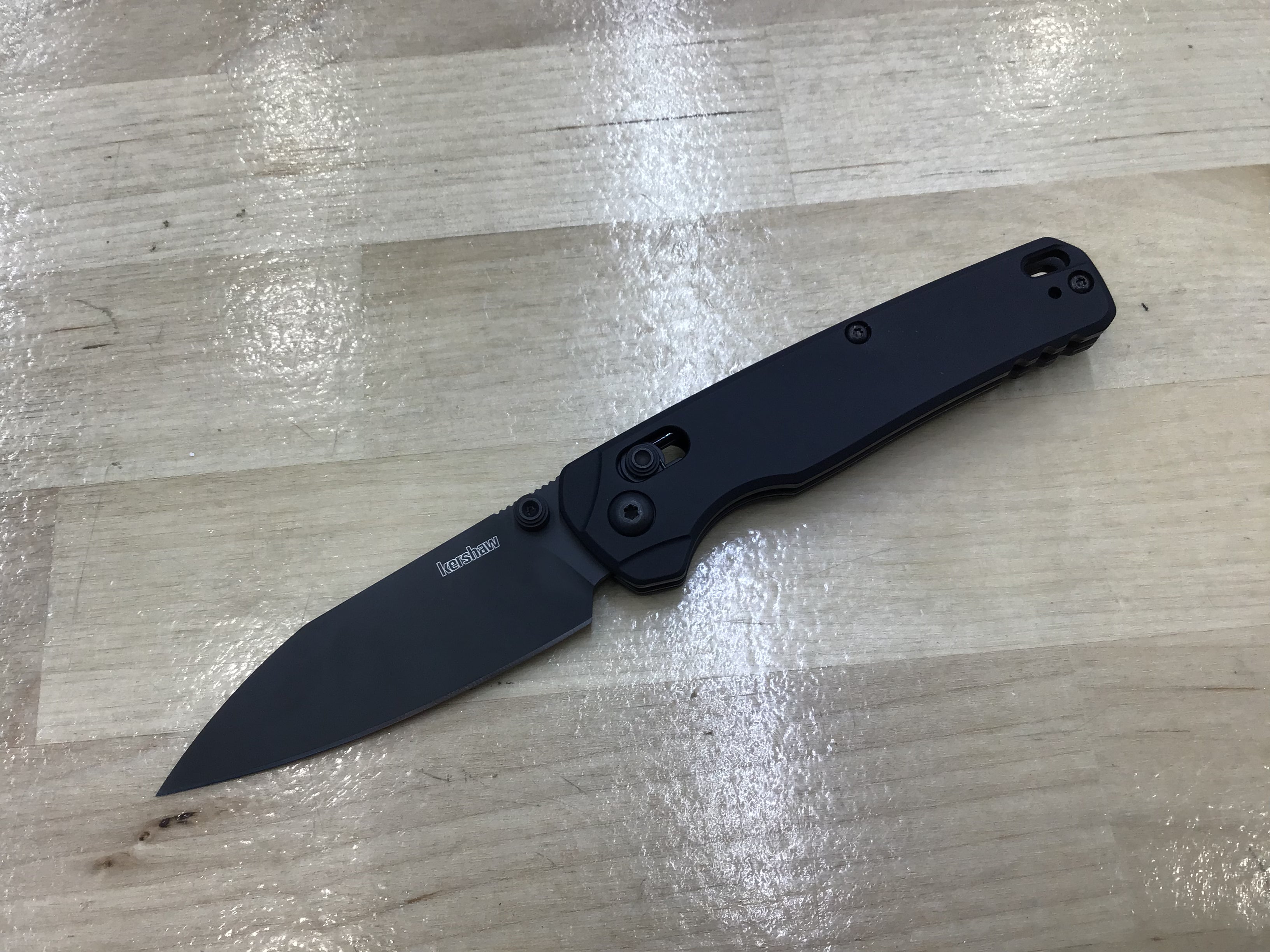 Navaja Kershaw Bel Air MagnaCut DuraLock de aluminio negro 