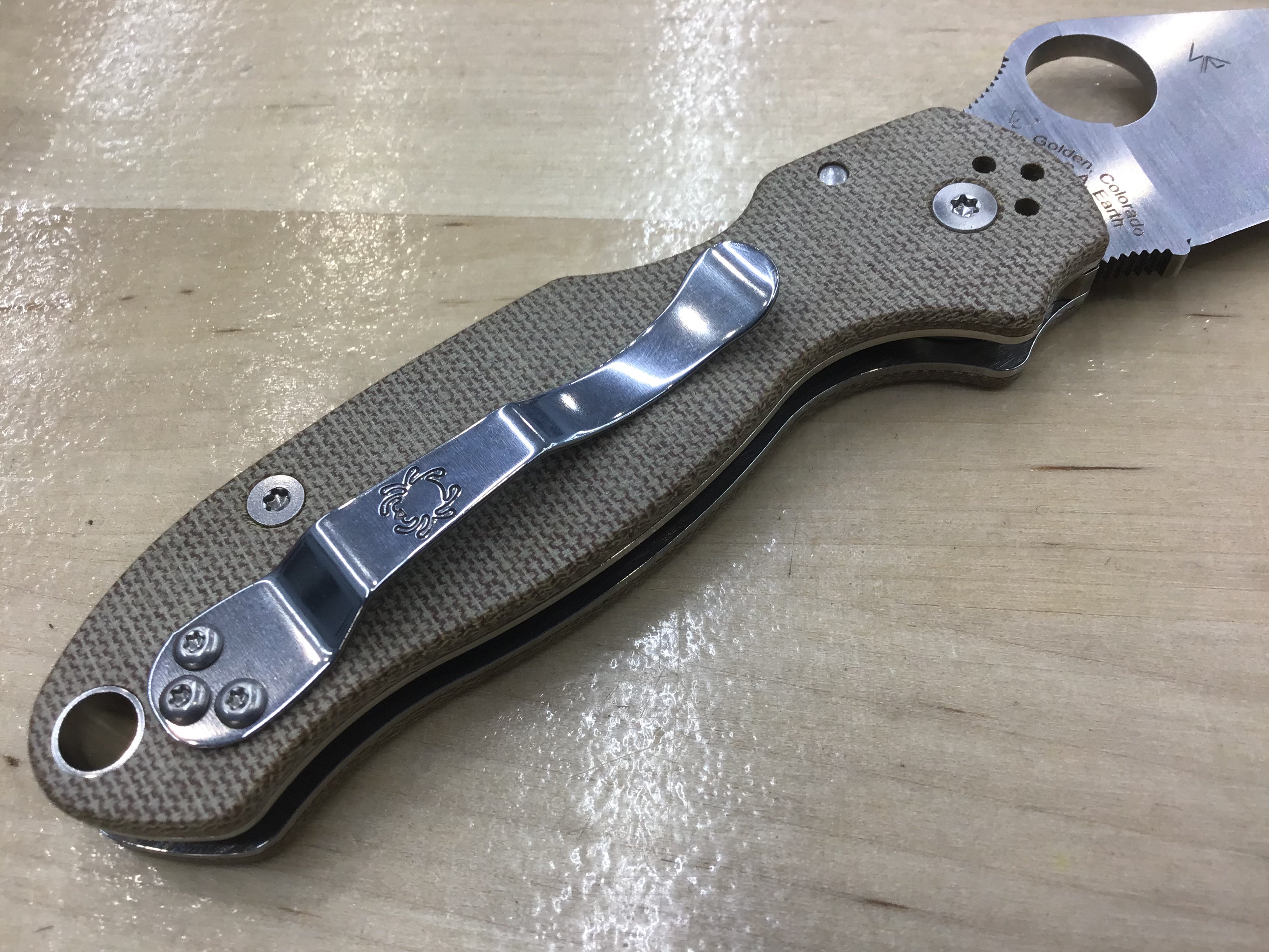 Spyderco Para 3 CRUWEAR y Lona Micarta C223MPCW