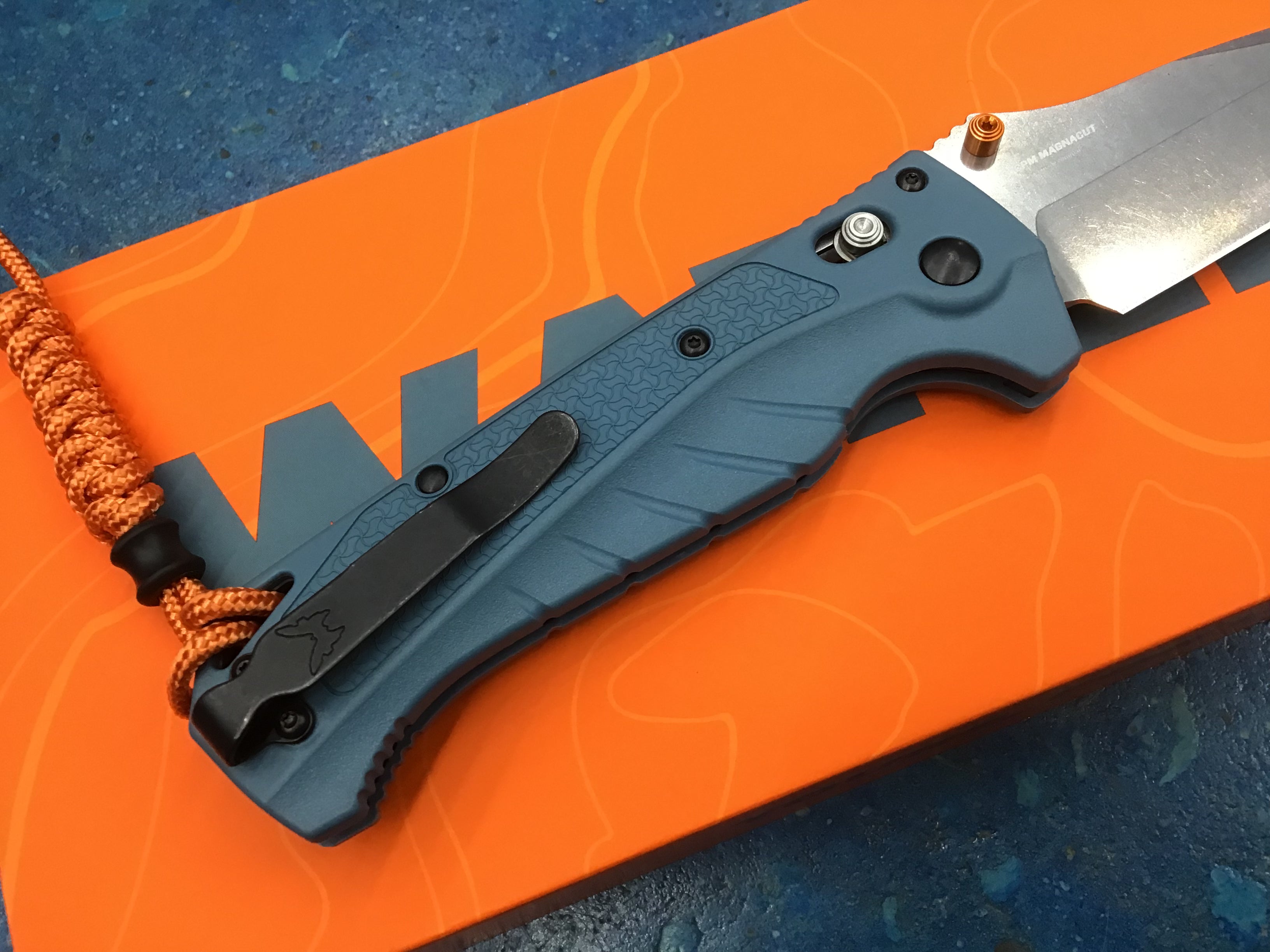 Benchmade Adira CPM MagnaCut Blue Textured Polymer