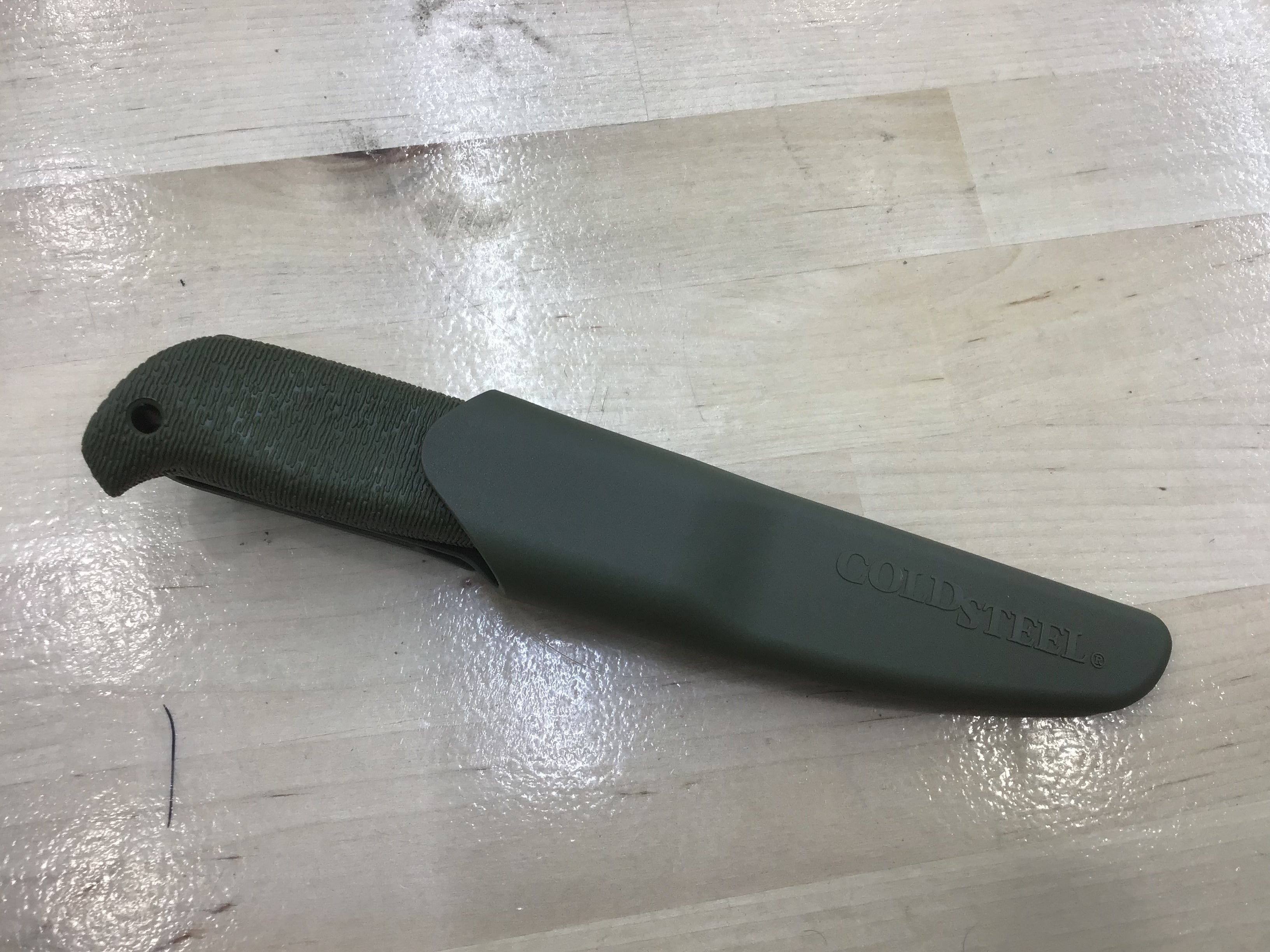 Couteau à lame fixe Cold Steel Finn Hawk vert (4" satiné)