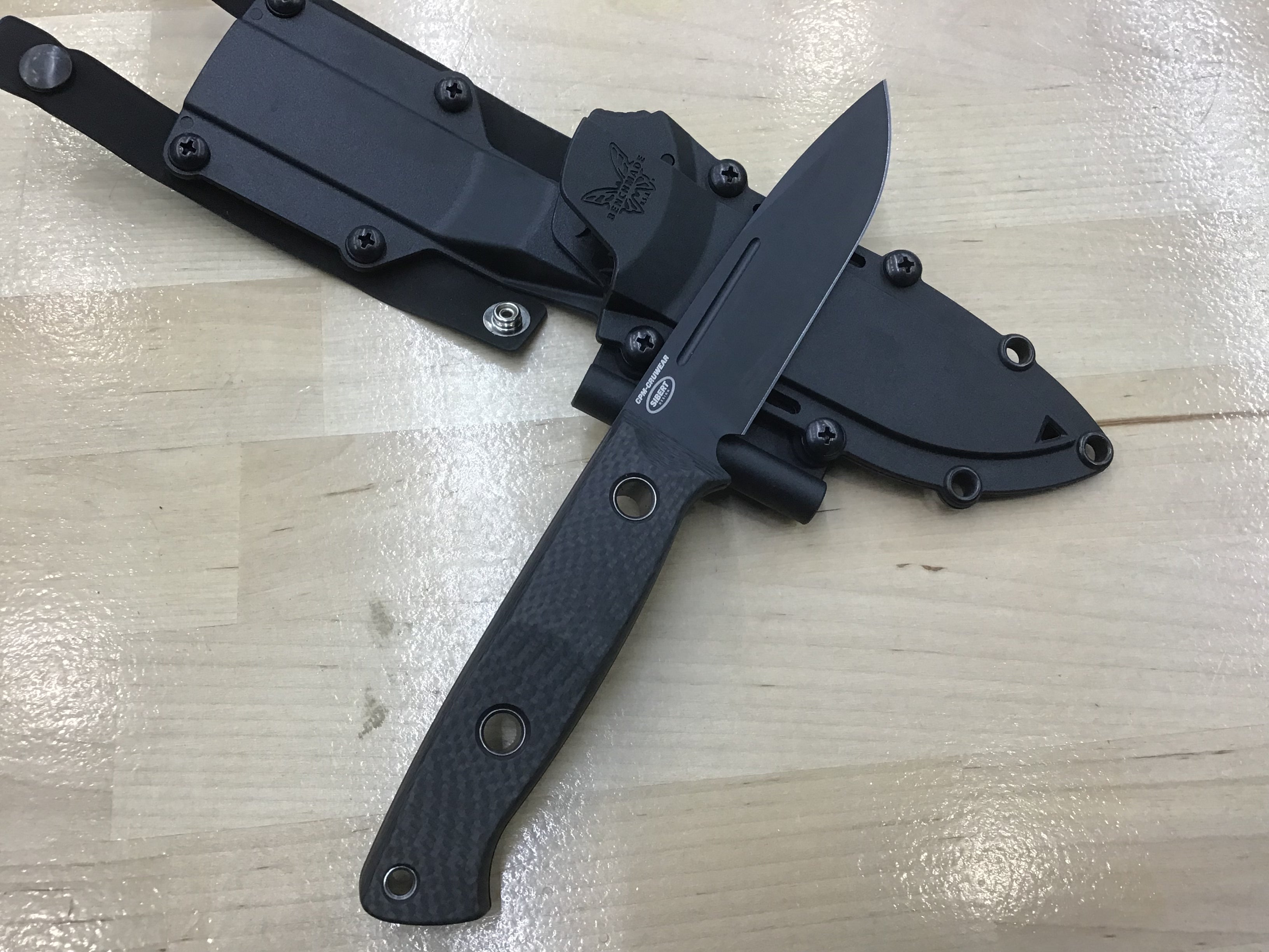 Benchmade Bushcrafter Fibra de carbono y Cruwear 163BK