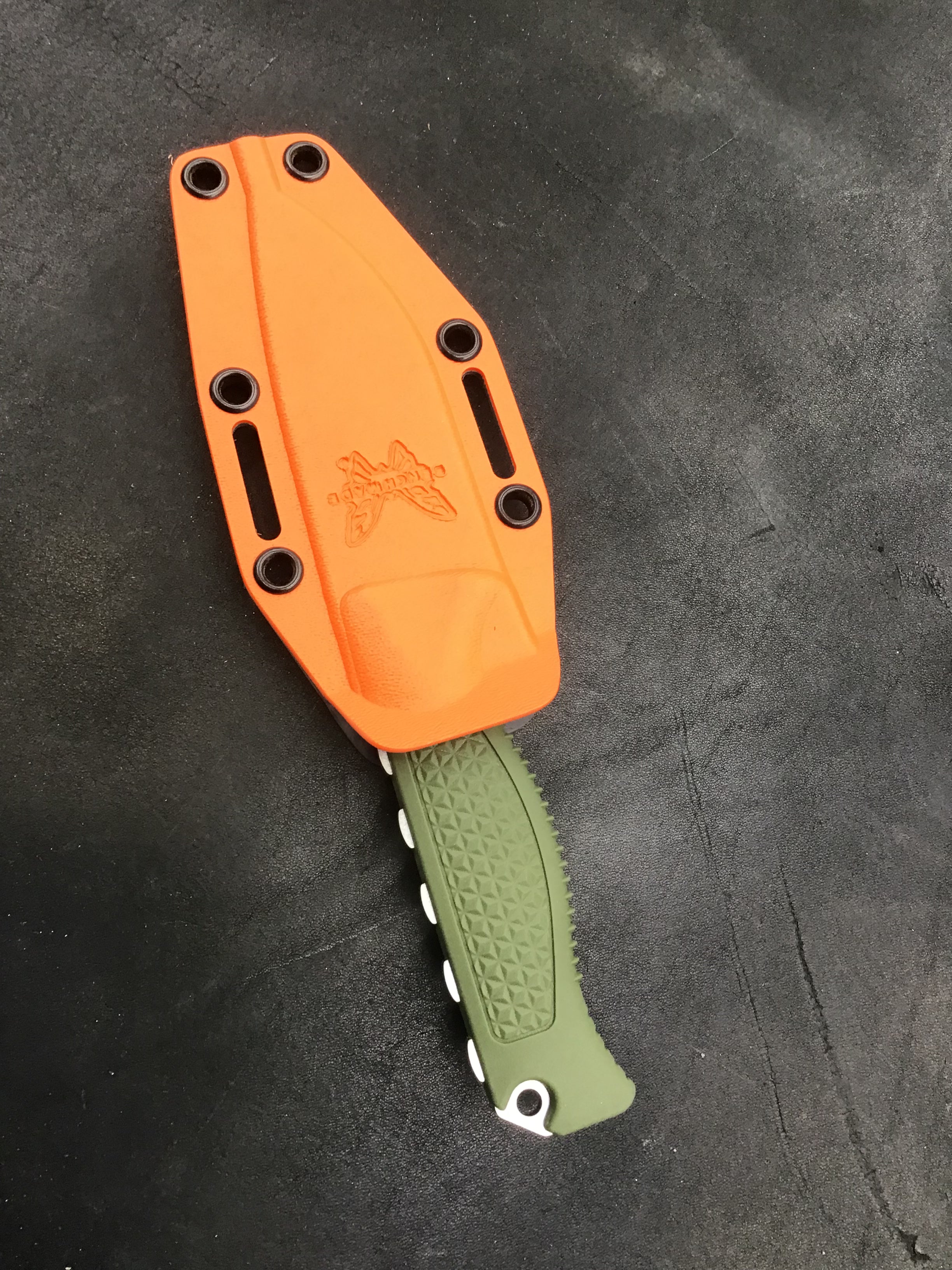 Cuchillo de hoja fija Benchmade Steep Country de Santopreno verde 15006-01