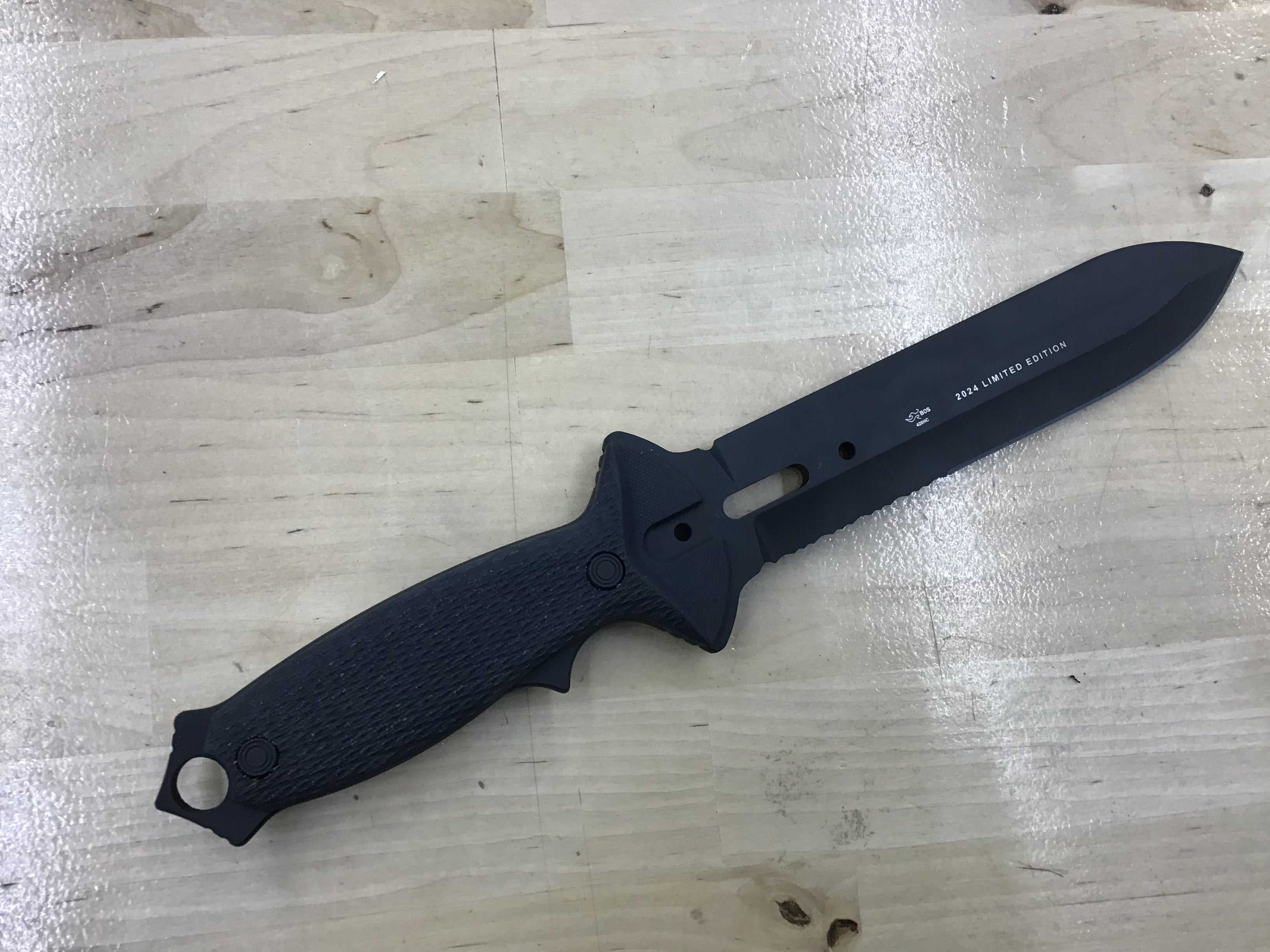 Couteau à lame fixe Buck Knives 084 Buckmaster 2.0 en G-10 noir