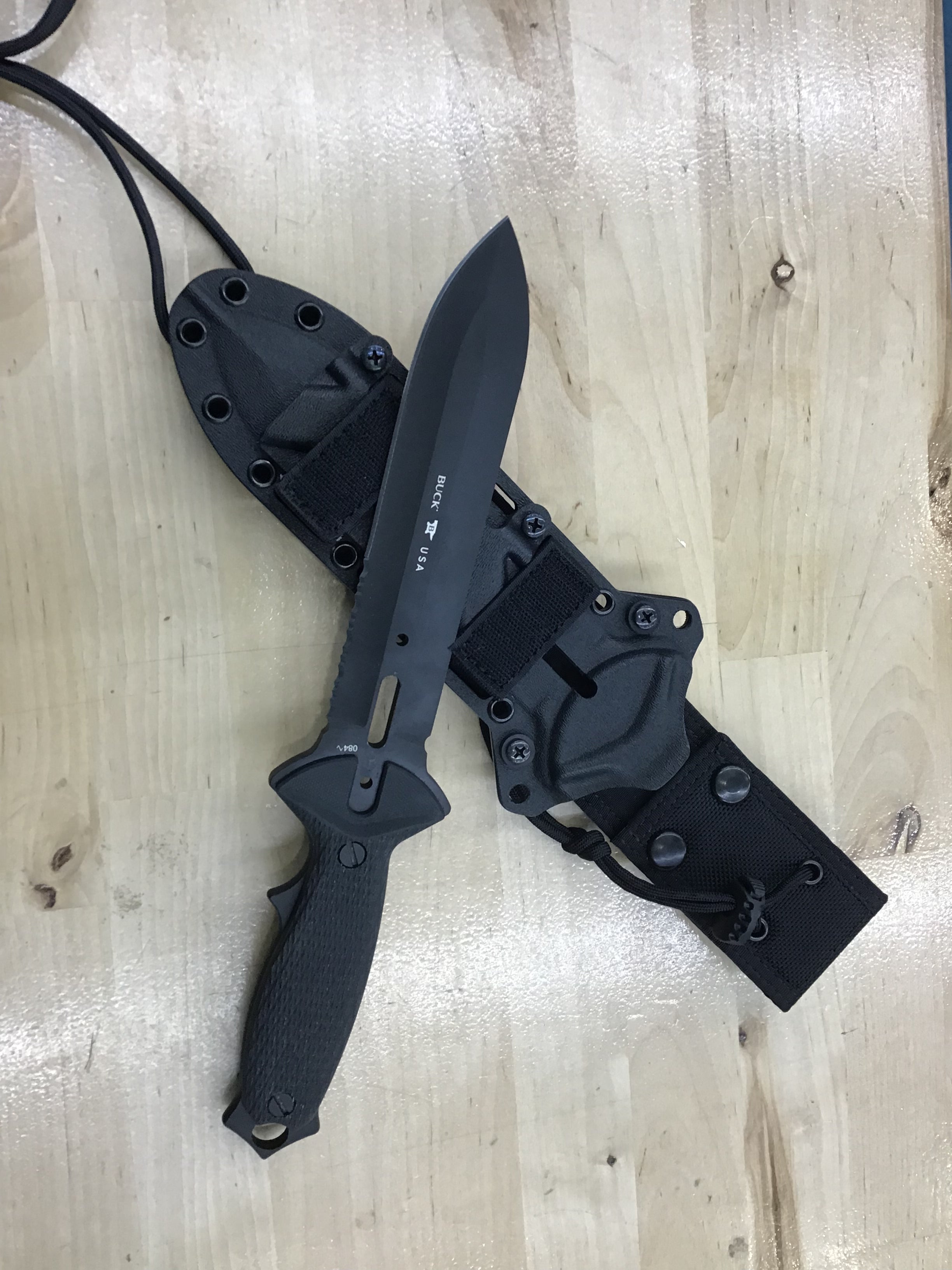 Couteau à lame fixe Buck Knives 084 Buckmaster 2.0 en G-10 noir