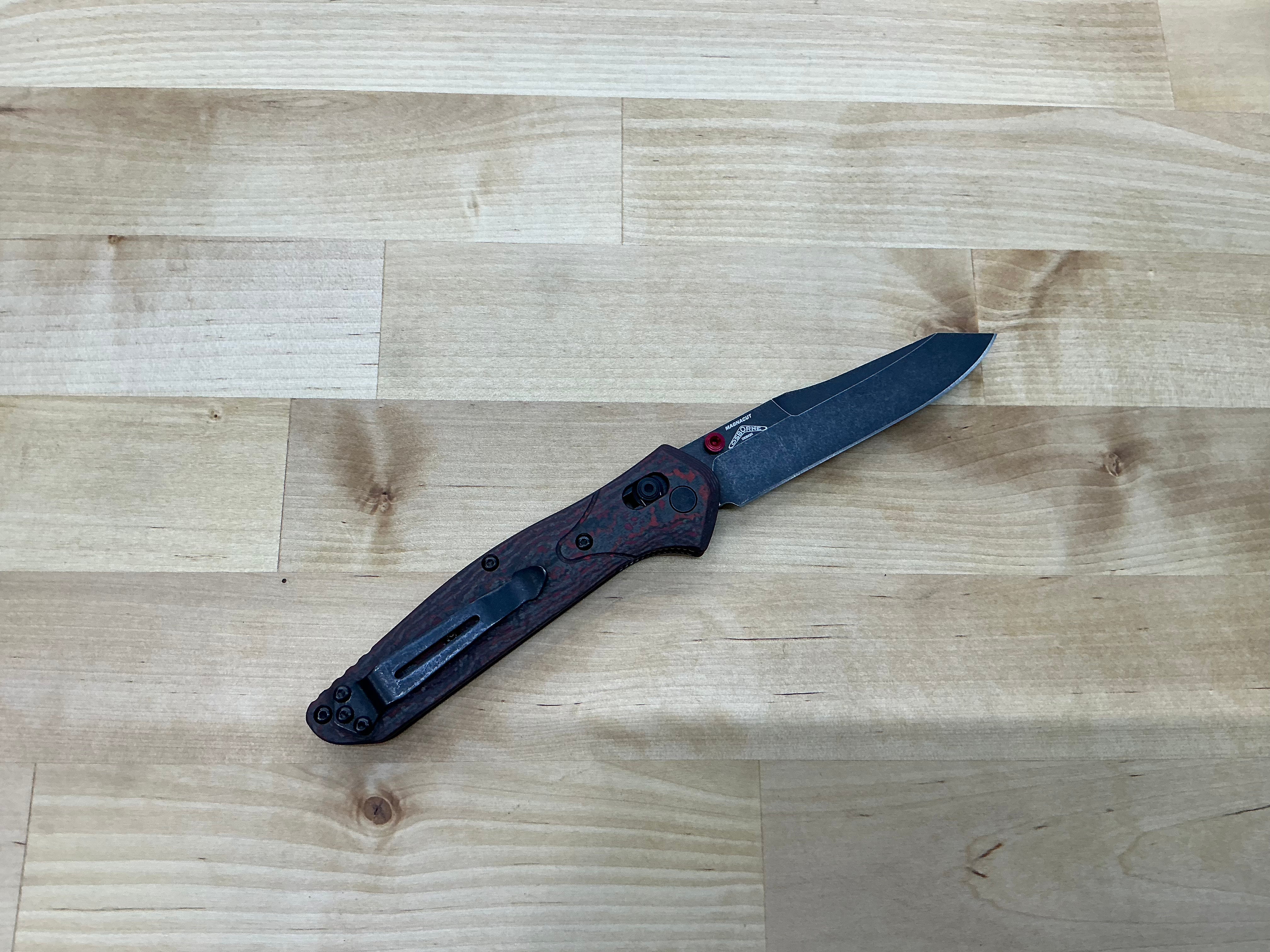 Benchmade Osborne AXIS Lock Knife Lava-flow Fat Carbon
