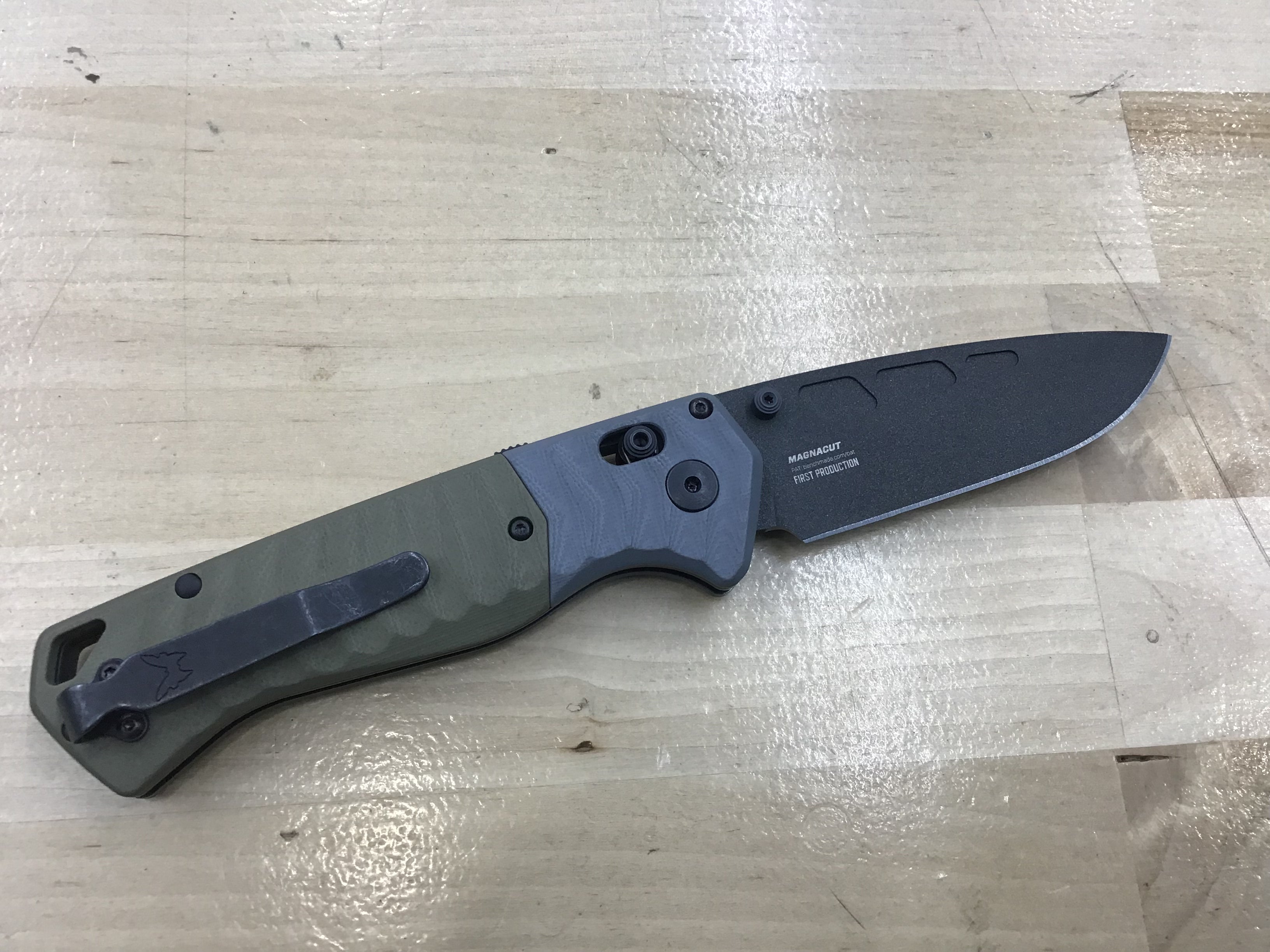 Benchmade PSK AXIS-Assist Knife Gray/OD Green G-10