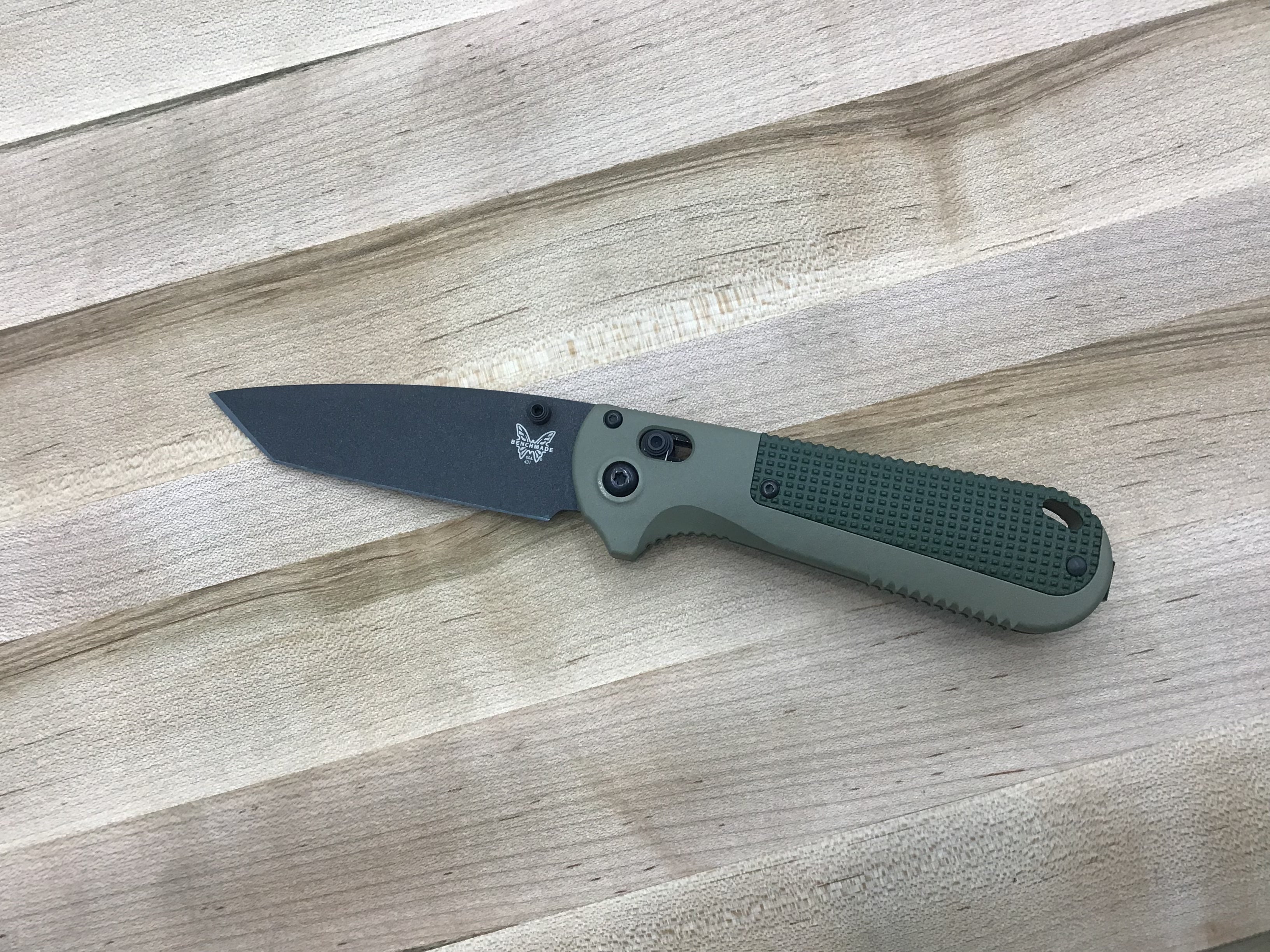 Couteau Benchmade Redoubt Tanto AXIS Lock Ranger Green Grivory (3,5" Noir)