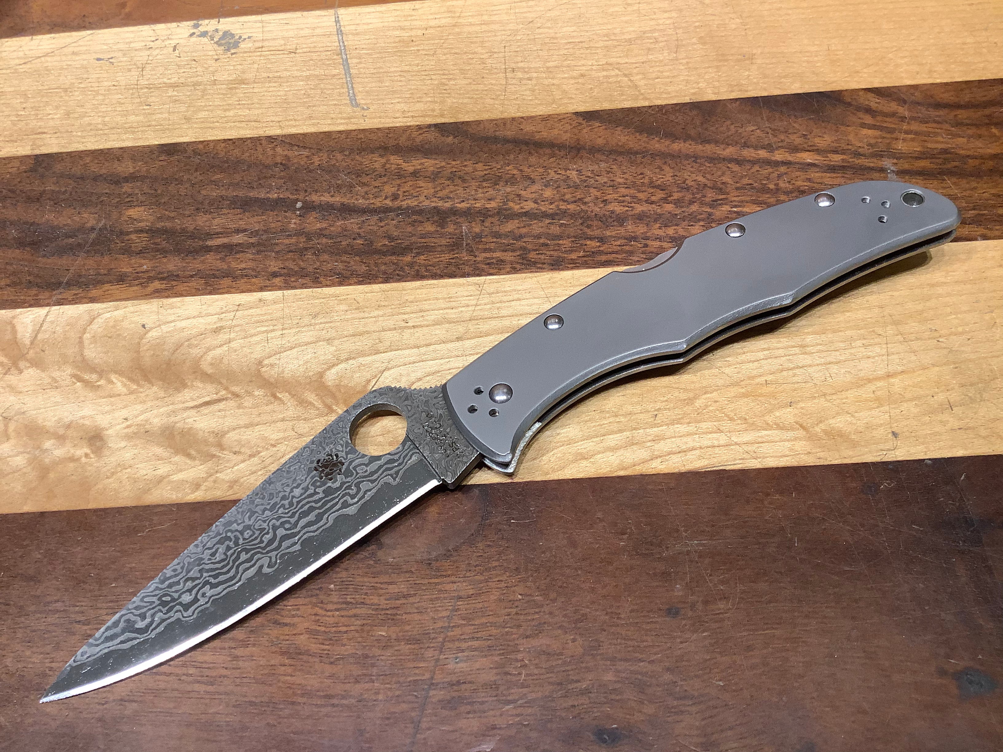 Spyderco ENDURA® 4 TI DAMASCUS with VG-10 Core C10TID