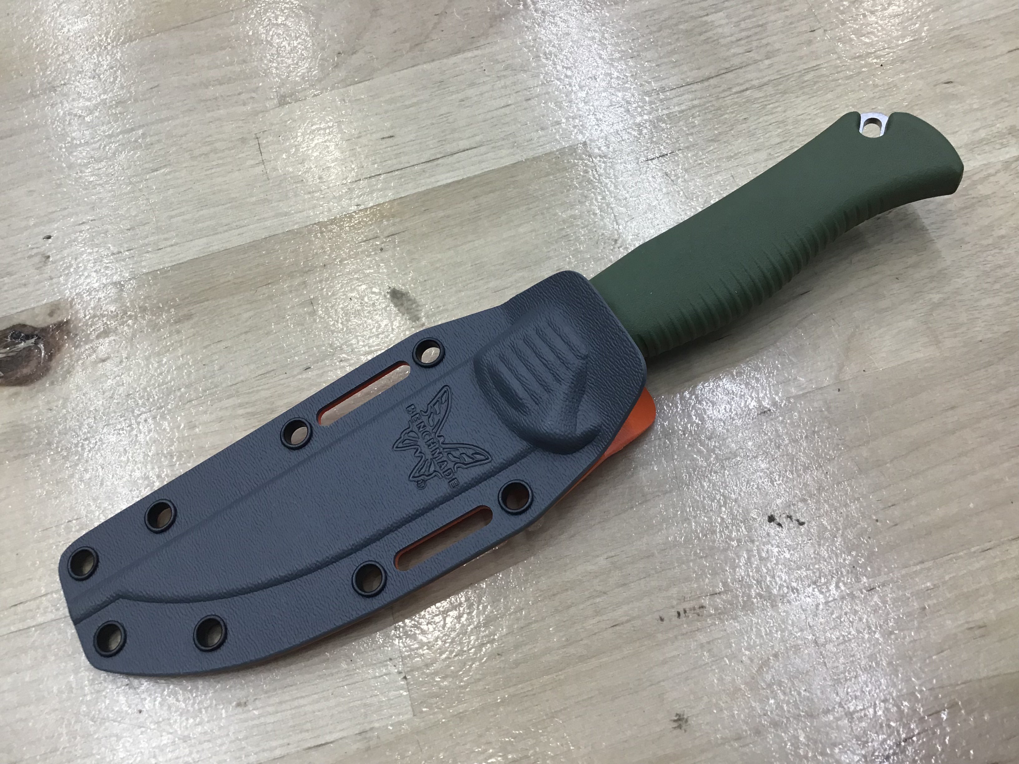 Benchmade Meatcrafter 4” CPM 154 with Dark Olive Santoprene 15505