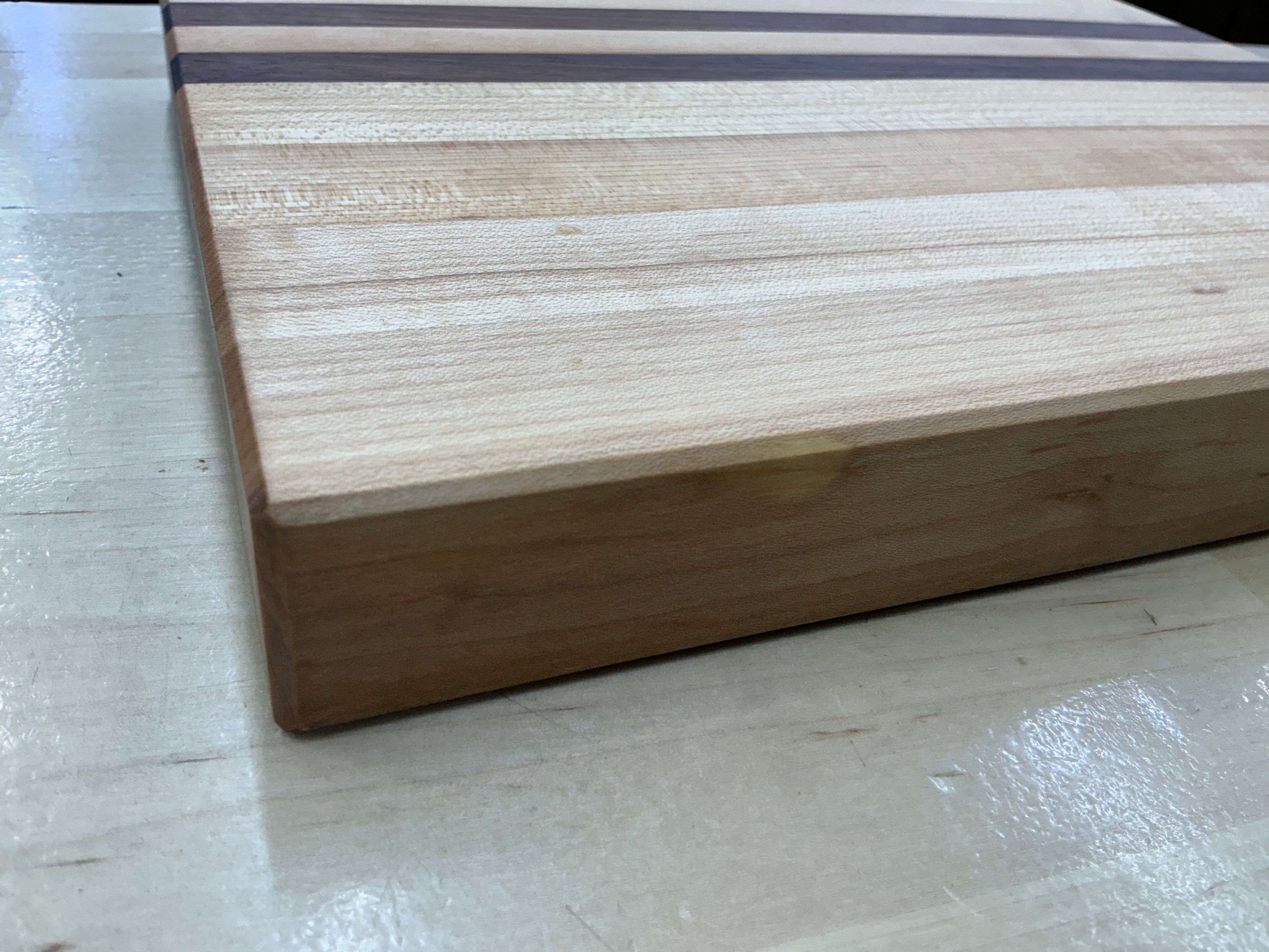 7HMS Maple & Walnut Side Cutting Board