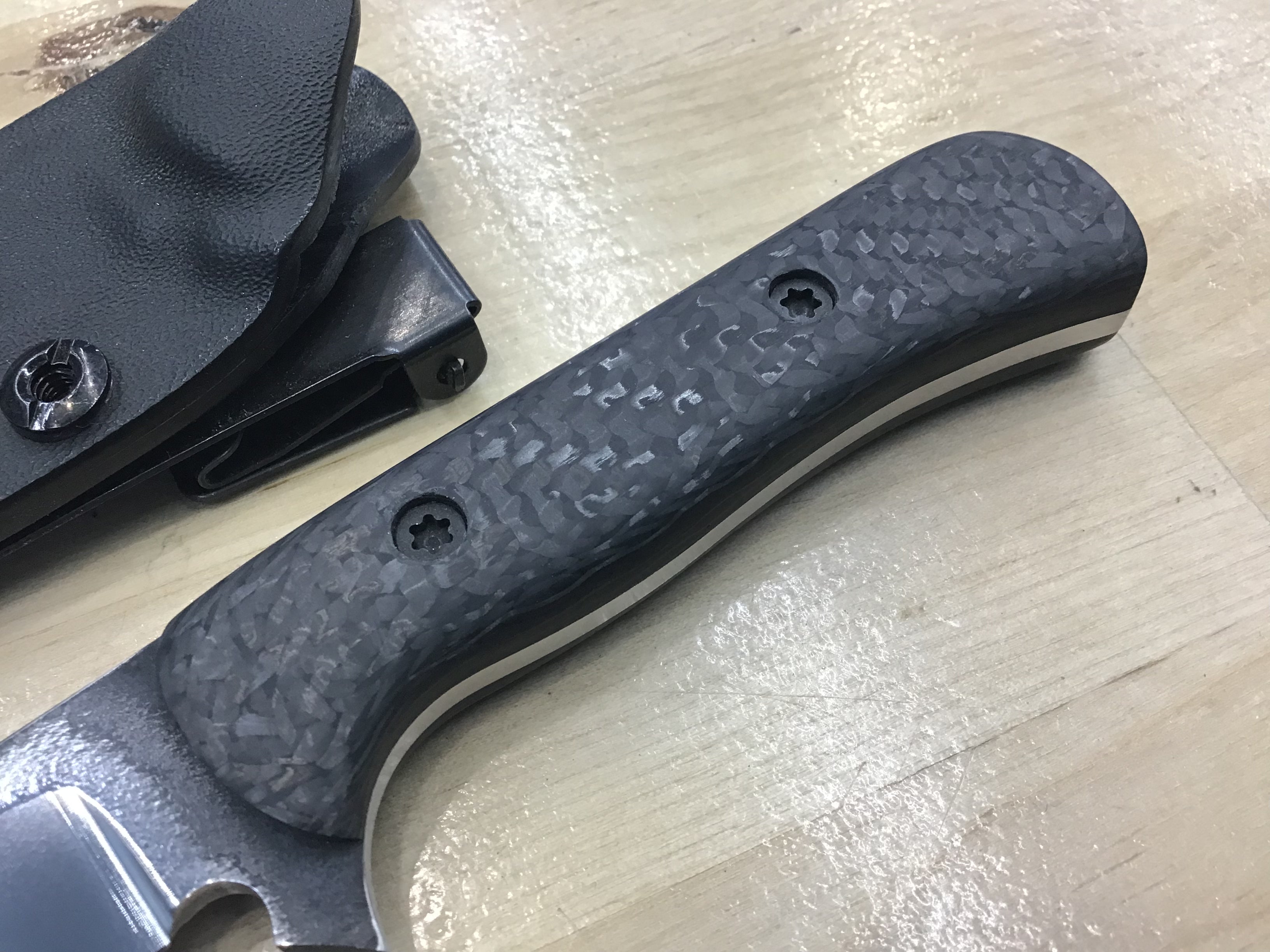 Spear Point EDC in CPM154 - Carbon Fiber Handle - Kydex Sheath