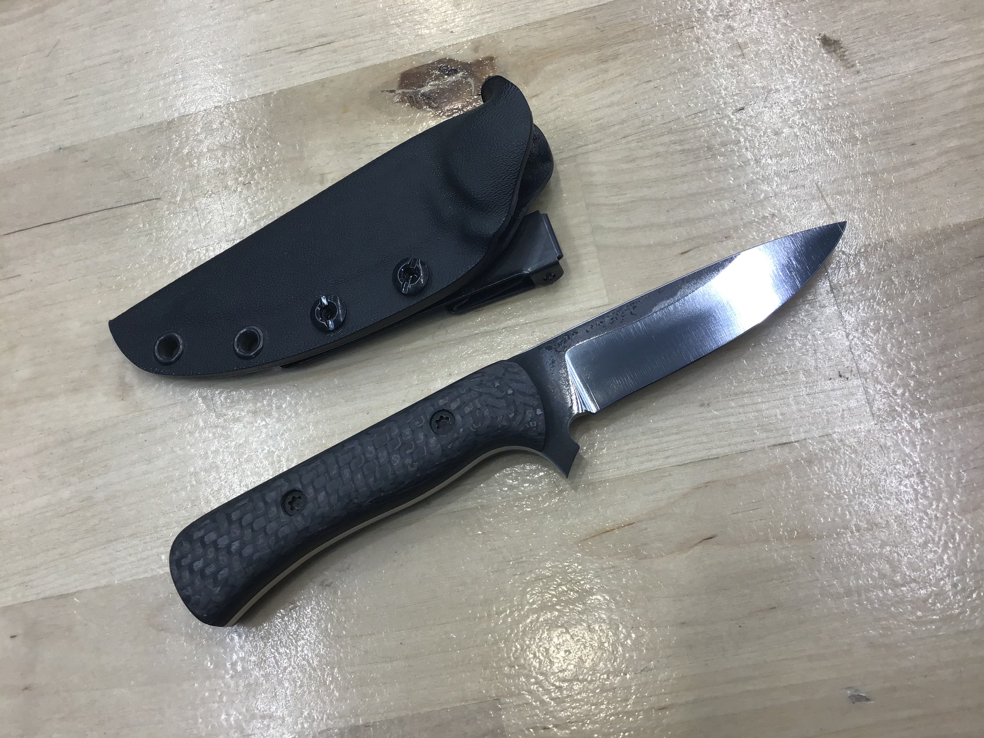 Spear Point EDC in CPM154 - Carbon Fiber Handle - Kydex Sheath