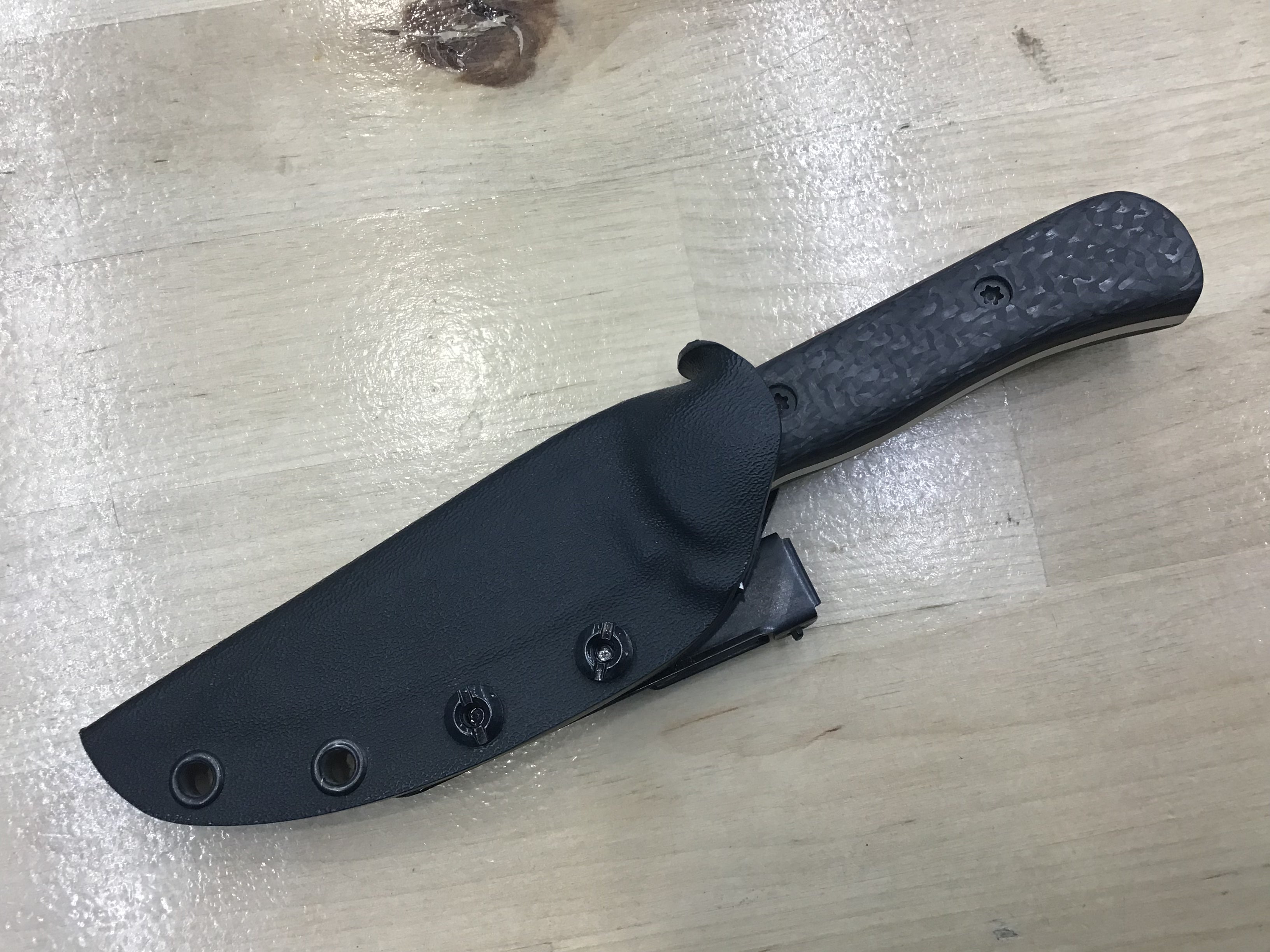 Spear Point EDC in CPM154 - Carbon Fiber Handle - Kydex Sheath