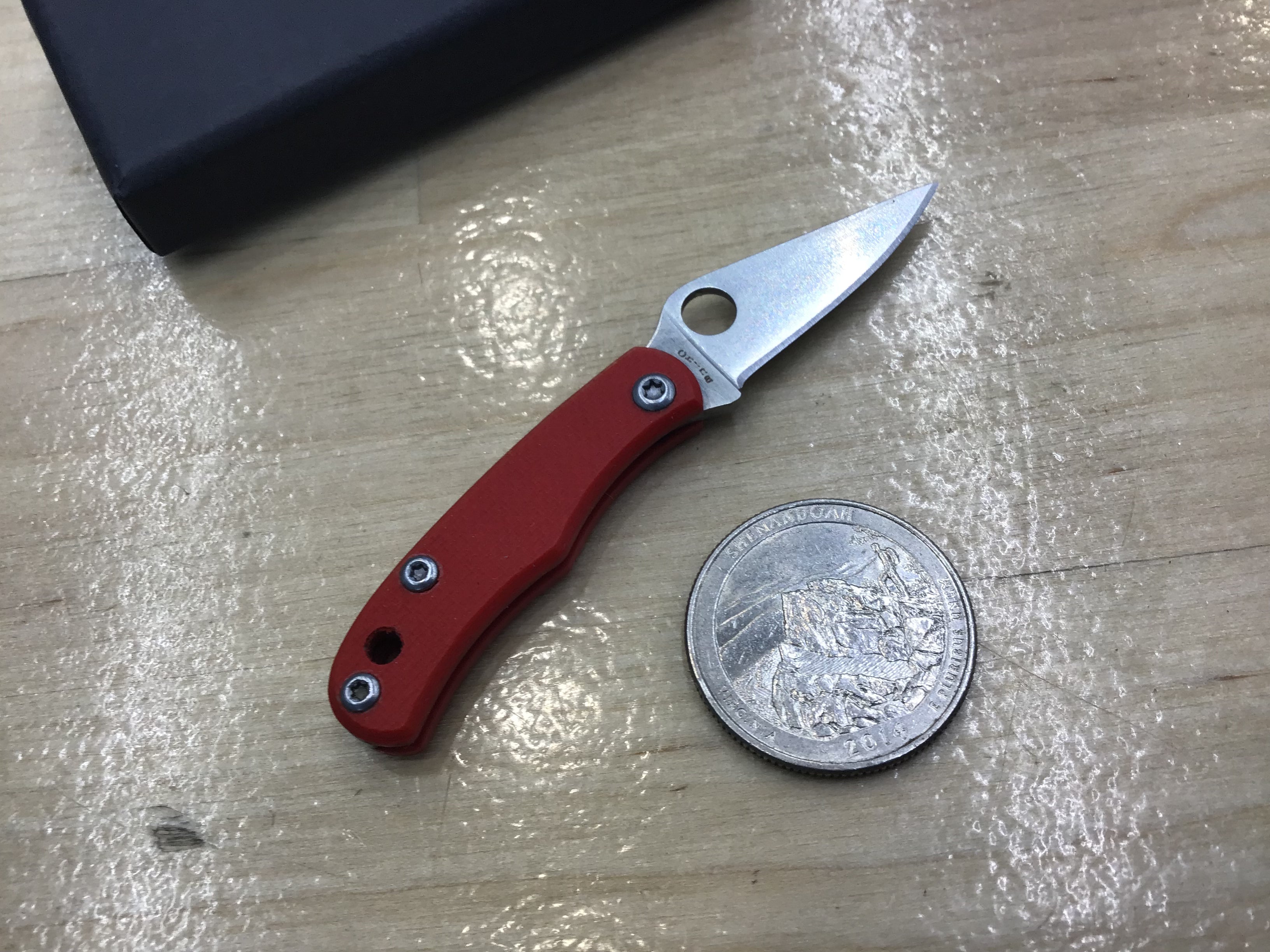 Spyderco Bug Red G-10 - 12C27 - C133GRDP