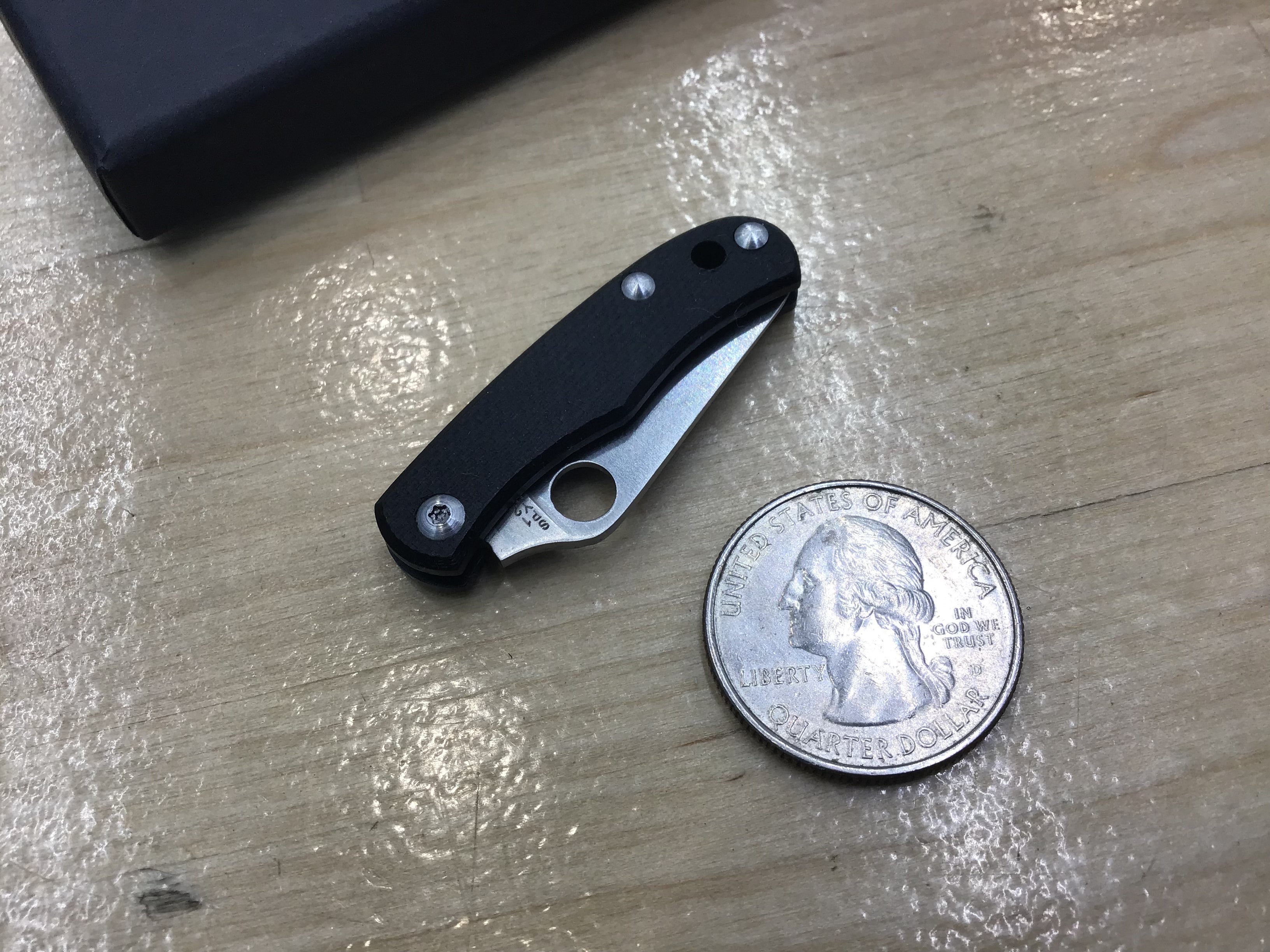 Spyderco Bug Black G-10 - 12C27 - C133GBKP