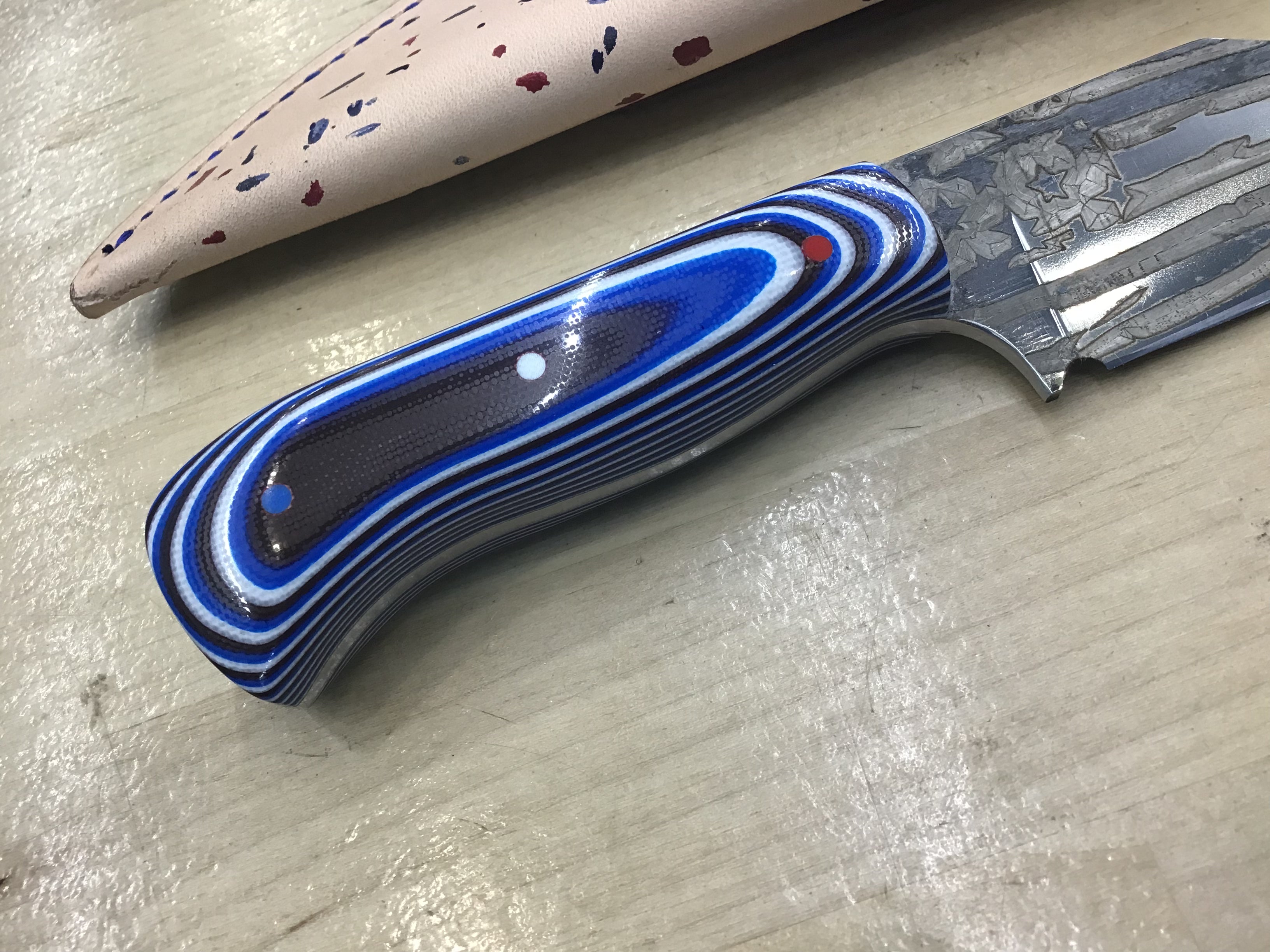 Texas Skinner in CPM154 Red, White & Blue Laminate G-10 Handle