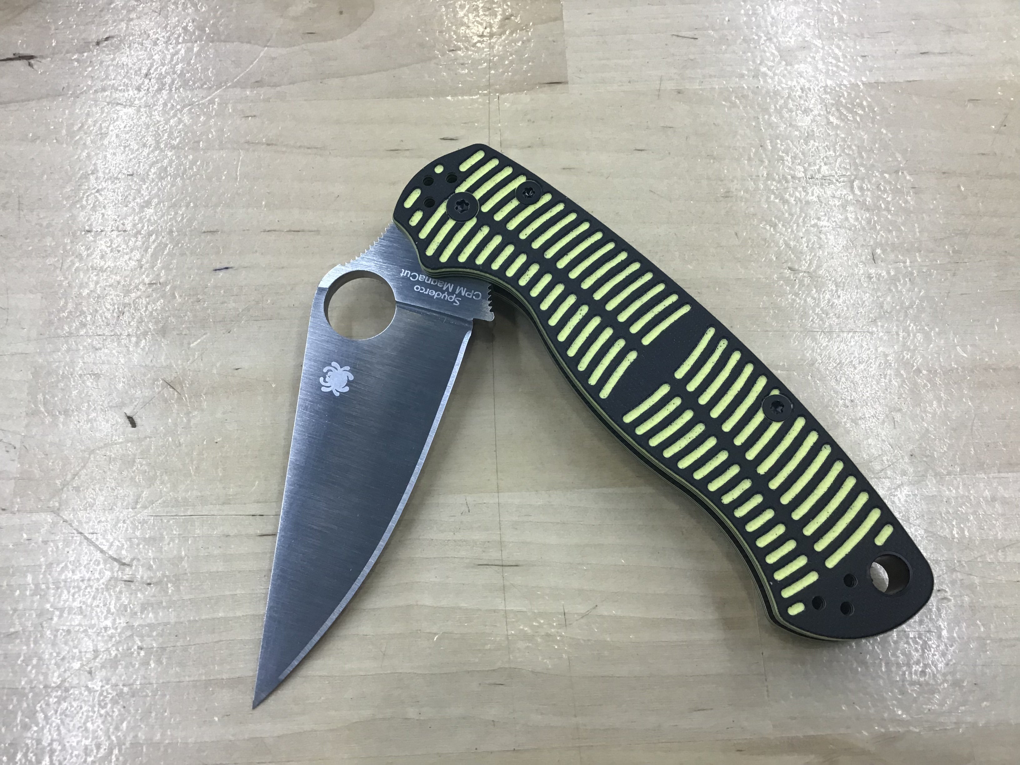 Spyderco Para Military 2 Salt Black & Yellow G-10 C81GBKYLMCP2