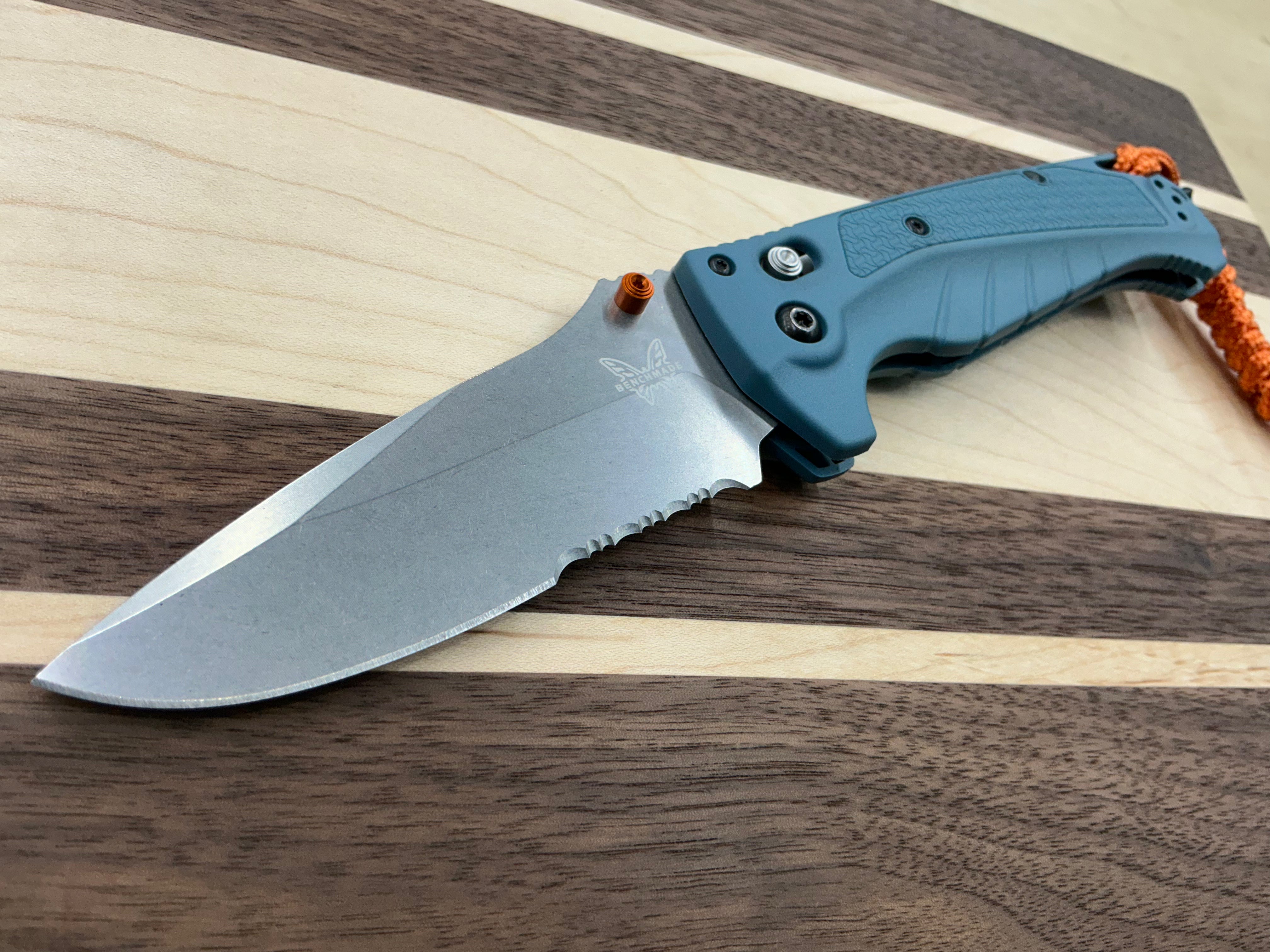 Benchmade Adira AXIS-Lock MagnaCut Knife Depth Blue Grivory (3.9" SW Serr)