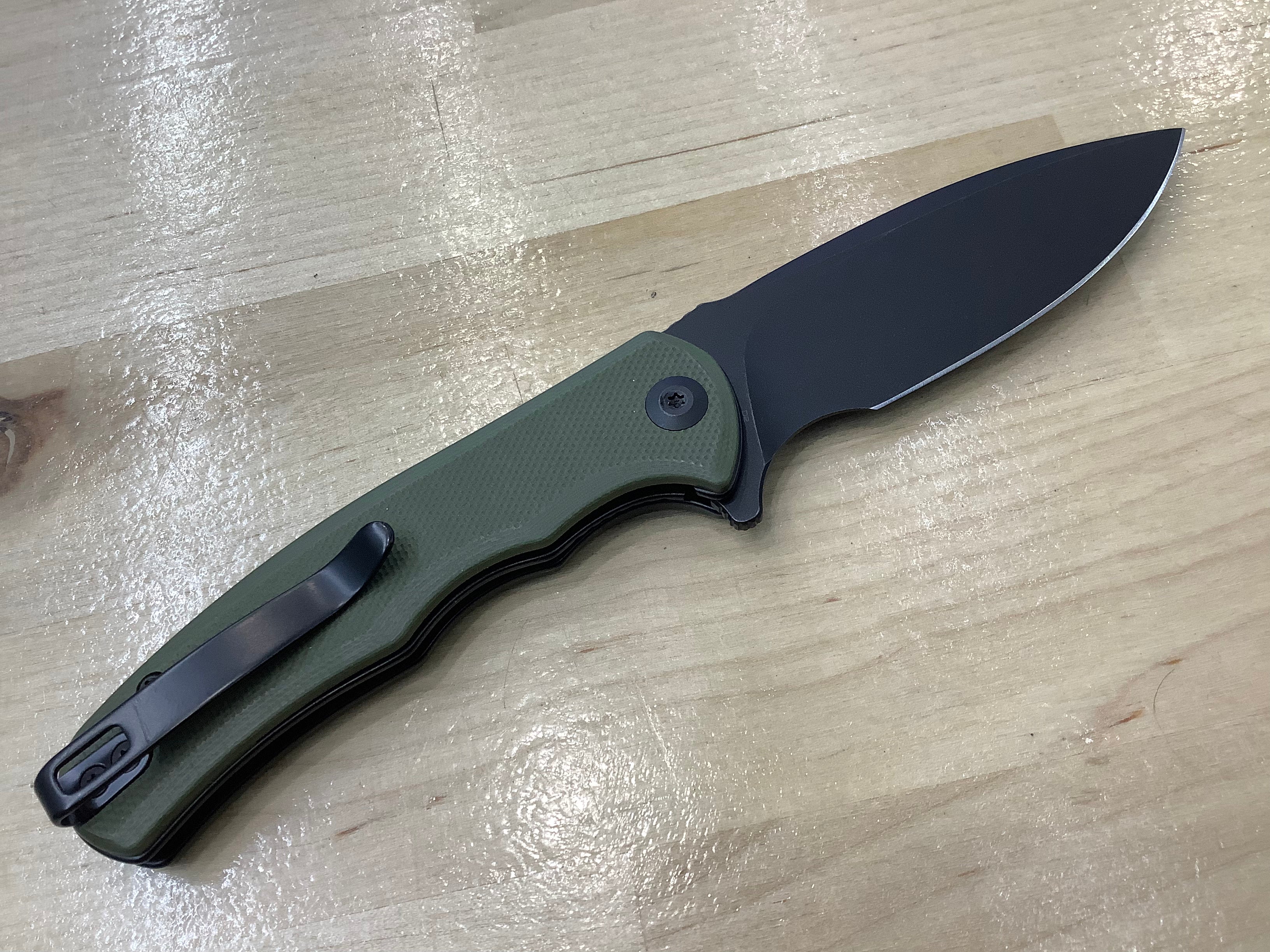 Couteau CIVIVI Mini Praxis Flipper avec manche en G10 vert OD (lame noire D2 de 2,98 po) C18026C-1