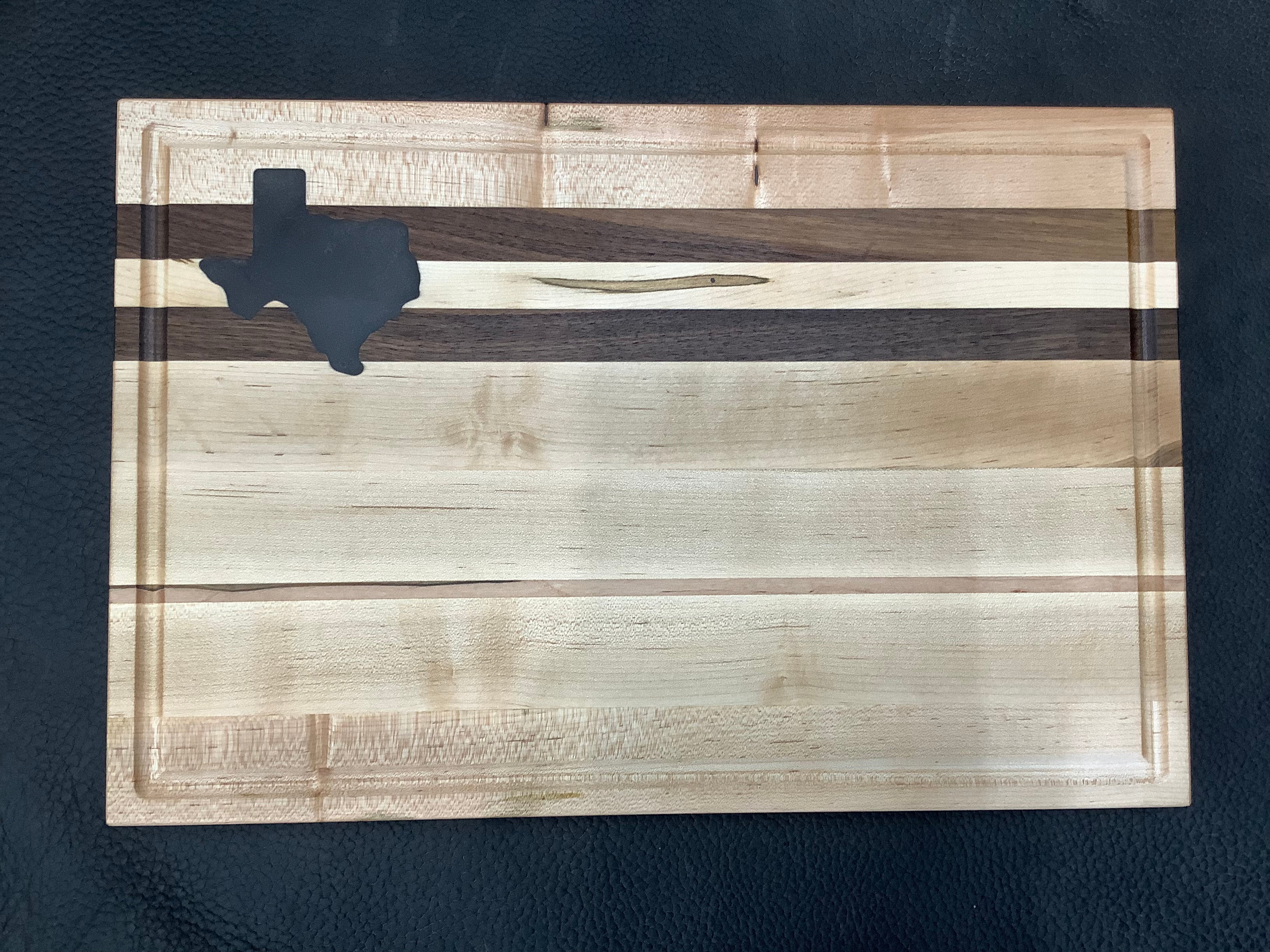 10MWTXG2 Large Cutting Board Maple with Juice Groove