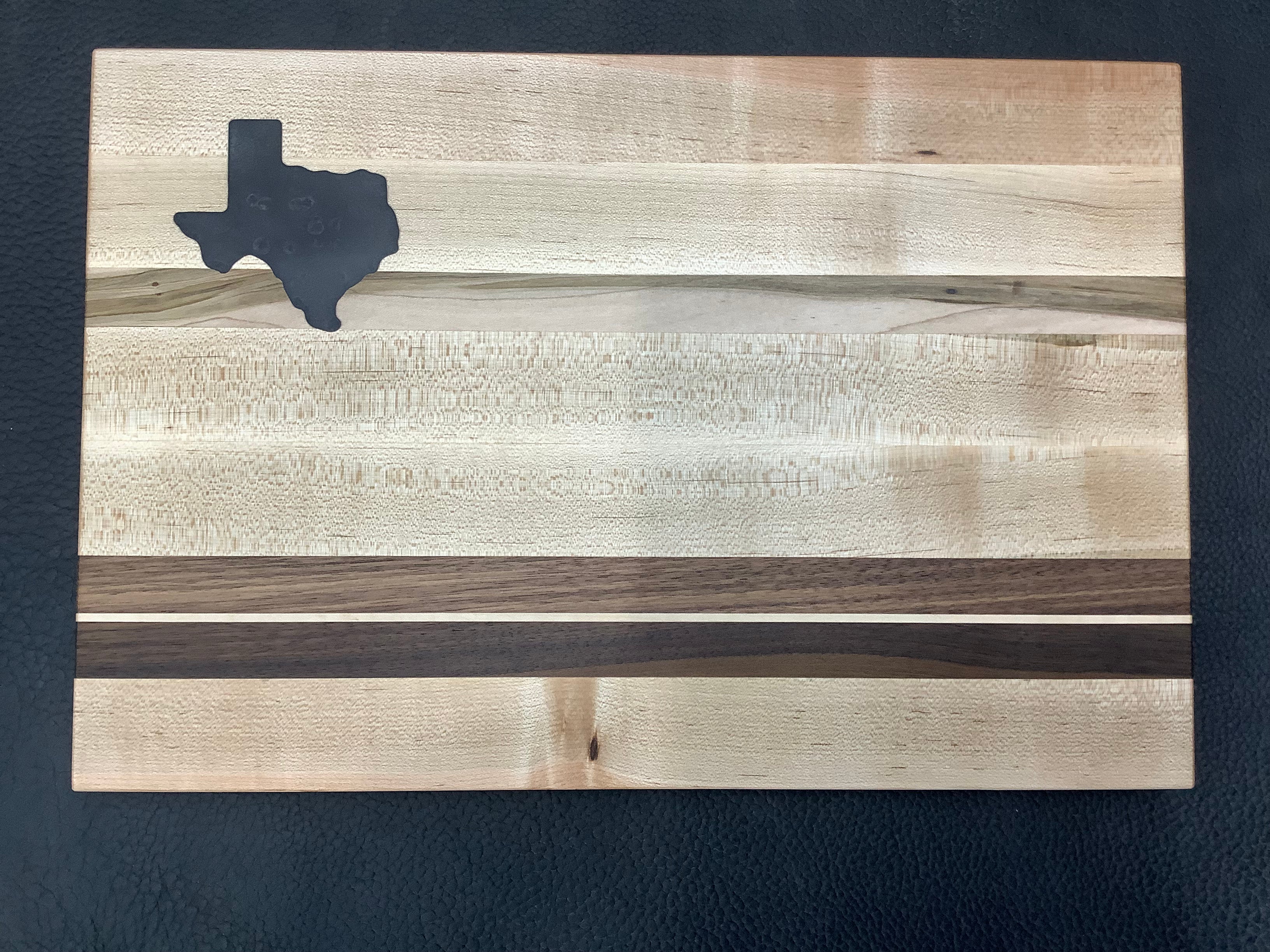 25MWTX2 Large Cutting Board Maple & Walnut Texas Inlay