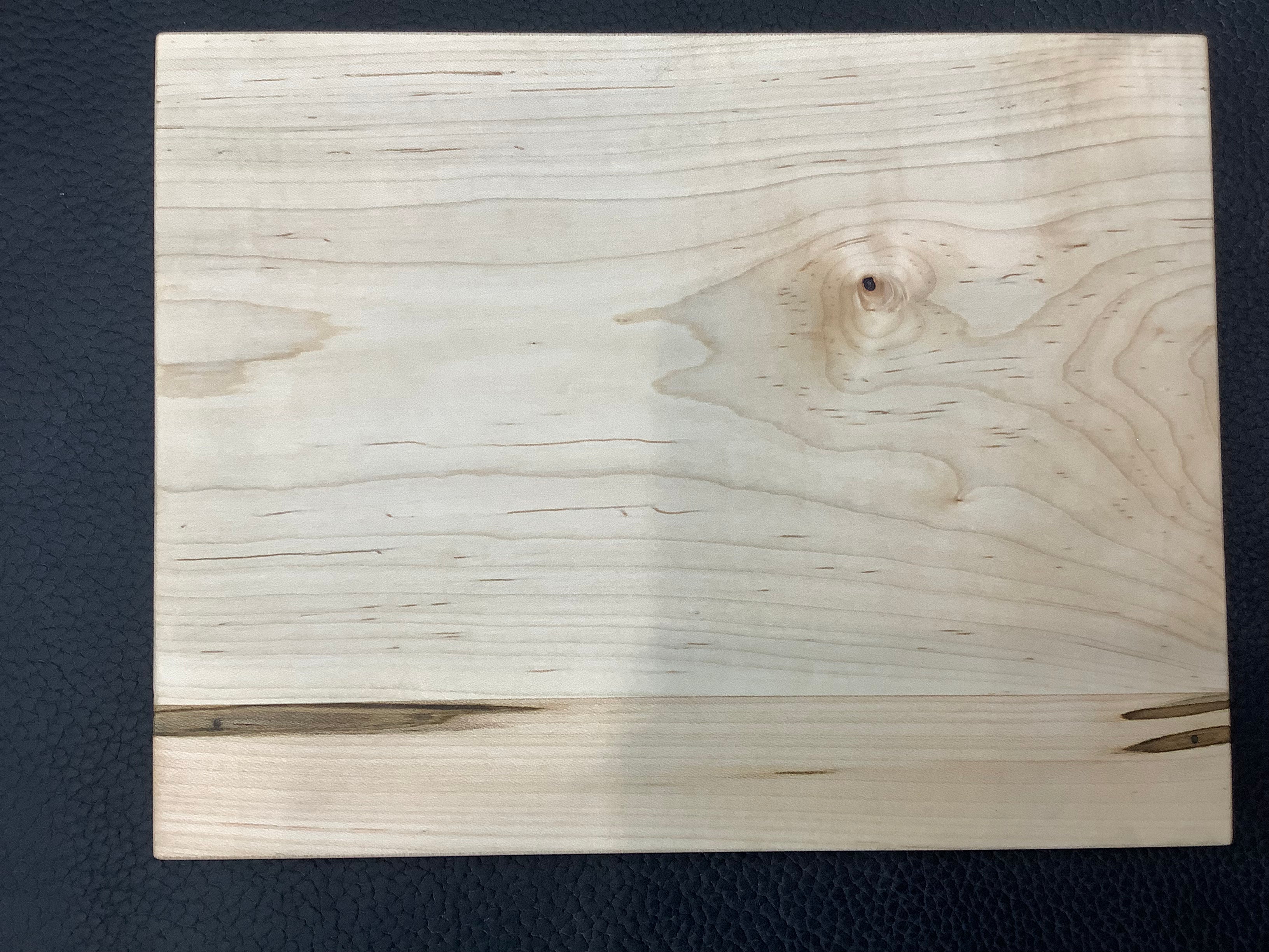 28M1 Small Cutting Board Maple