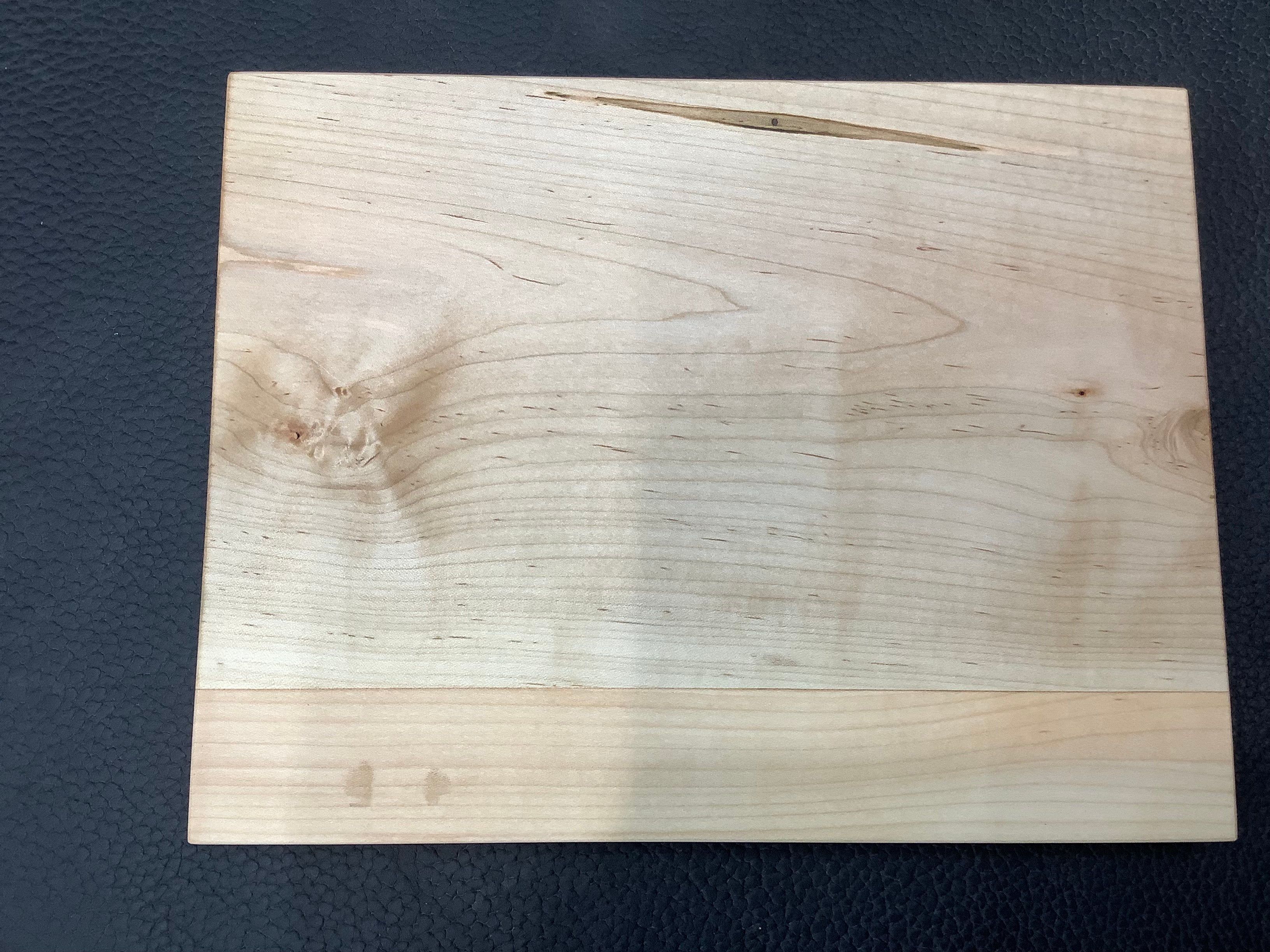 29M1 Small Cutting Board Maple