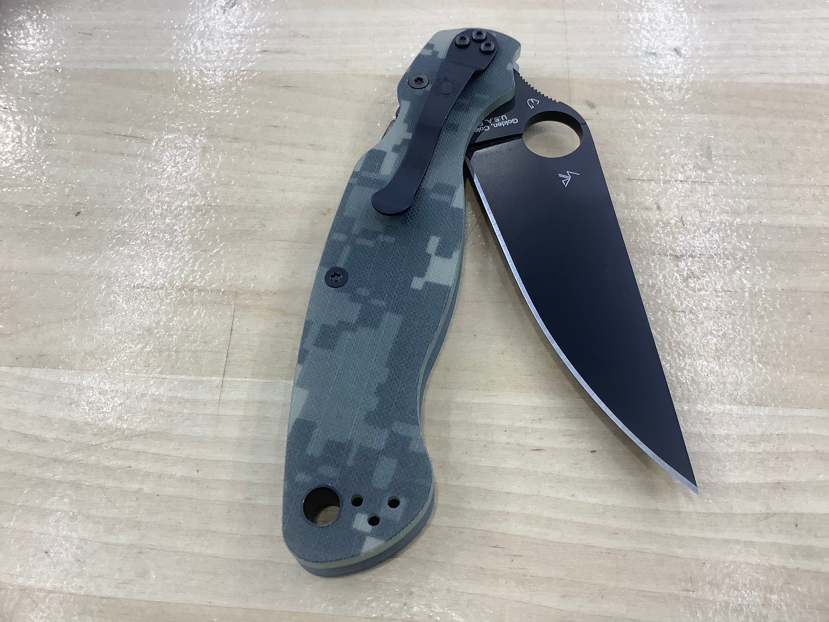 Spyderco Military 2 Compression Lock Camo G-10 Black CPM-S30V C36GPCMOBK2