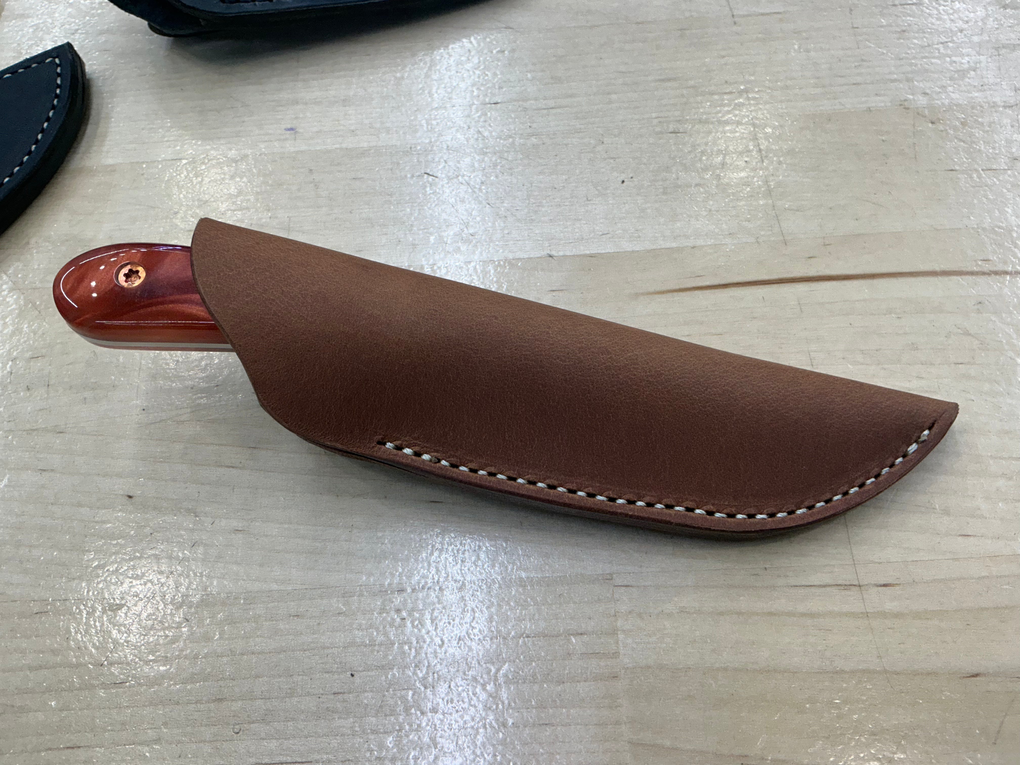 713 Utility Knife - CPM154 with Pink & White Resin Handle