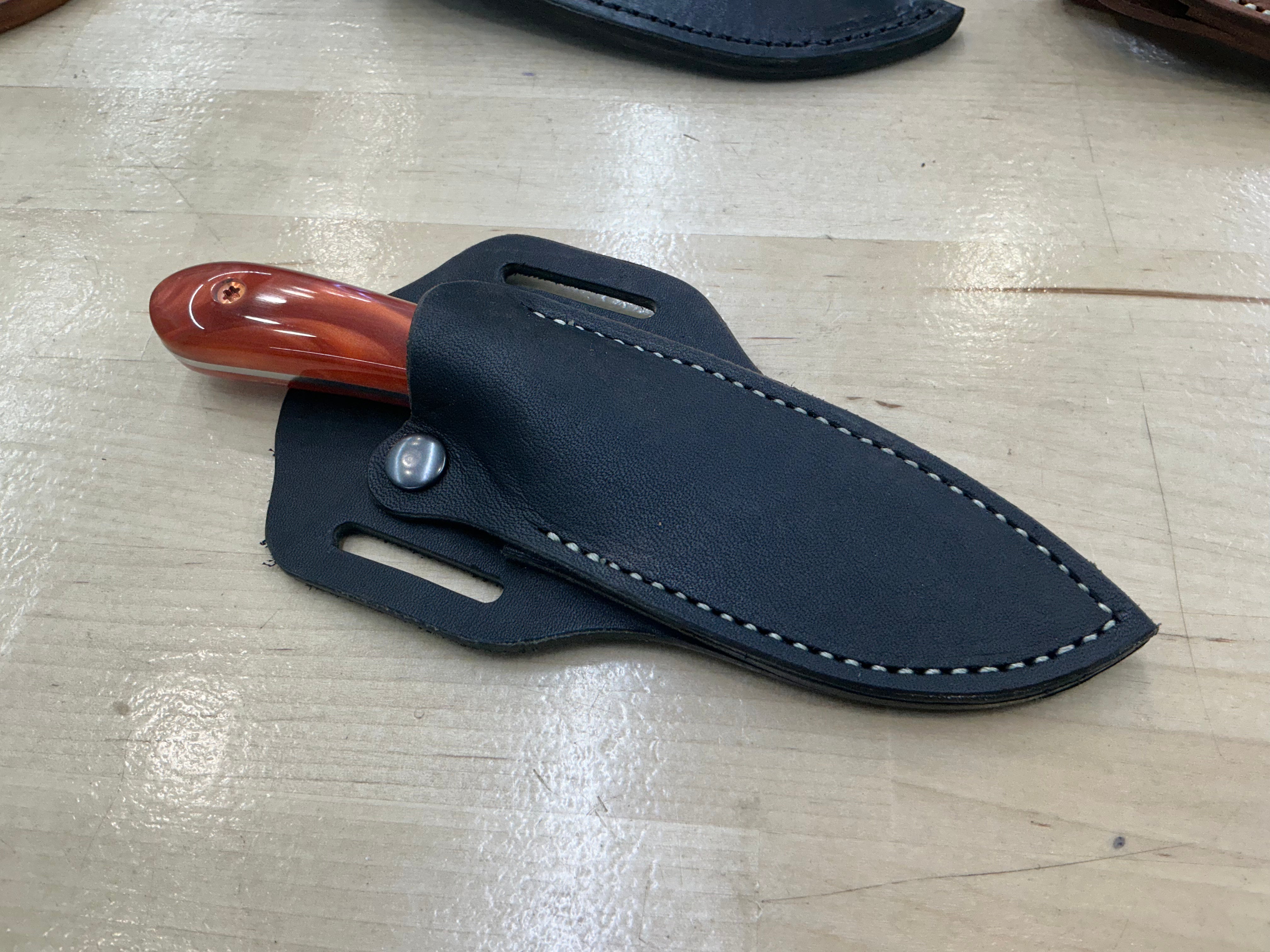 713 Utility Knife - CPM154 with Pink & White Resin Handle