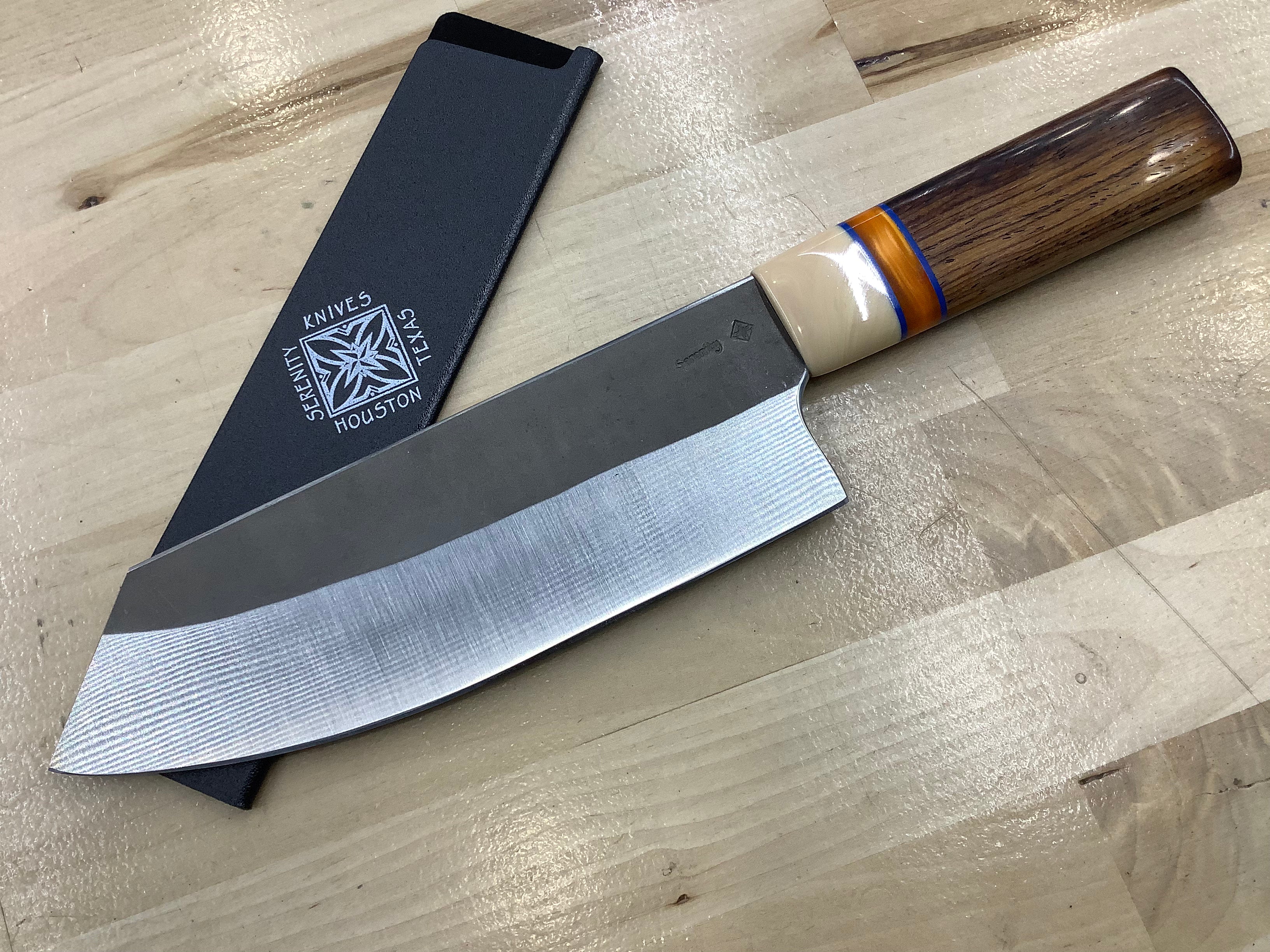 Hidden Tang Hunka Bunka Bocho en MagnaCut con marfil sintético, virola G-10 y Kirnite con mango Cocobolo